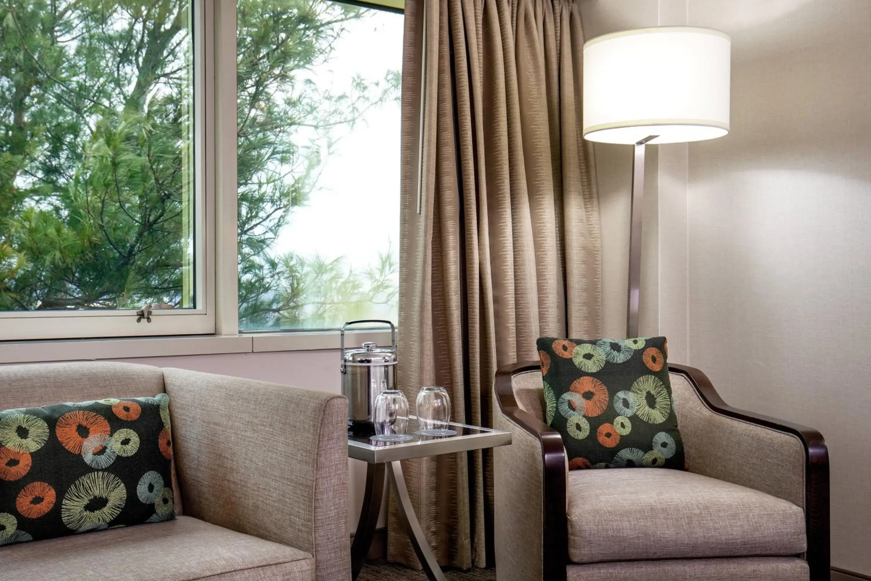 Deluxe Room, Guest room, 1 King, Sofa bed in The Westin Waltham Boston Deluxe Room, Guest room, 1 King, Sofa bed in The Westin Waltham Boston