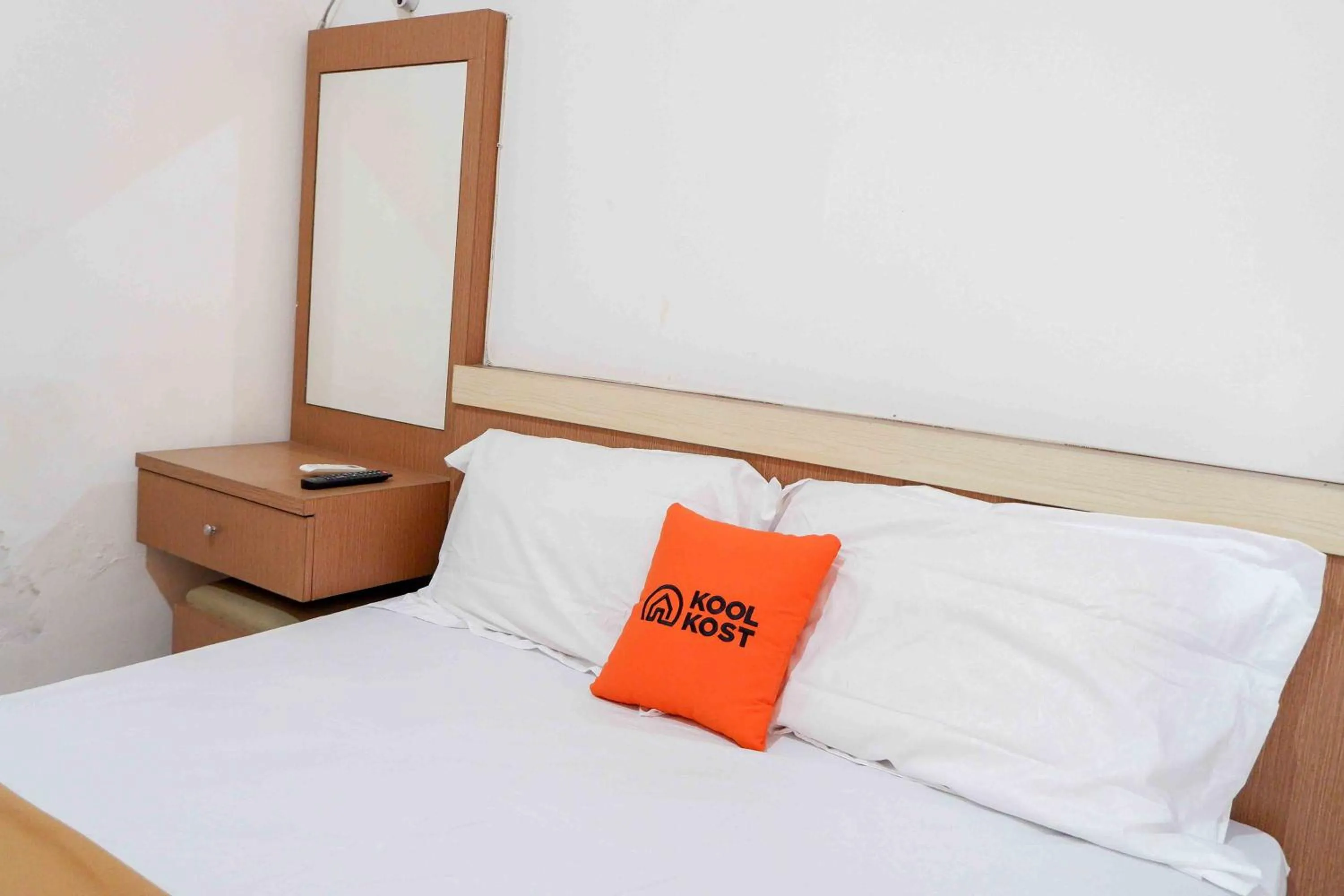 KoolKost near Sindu Kusuma Edupark 2 - Minimum Stay 30 Nights