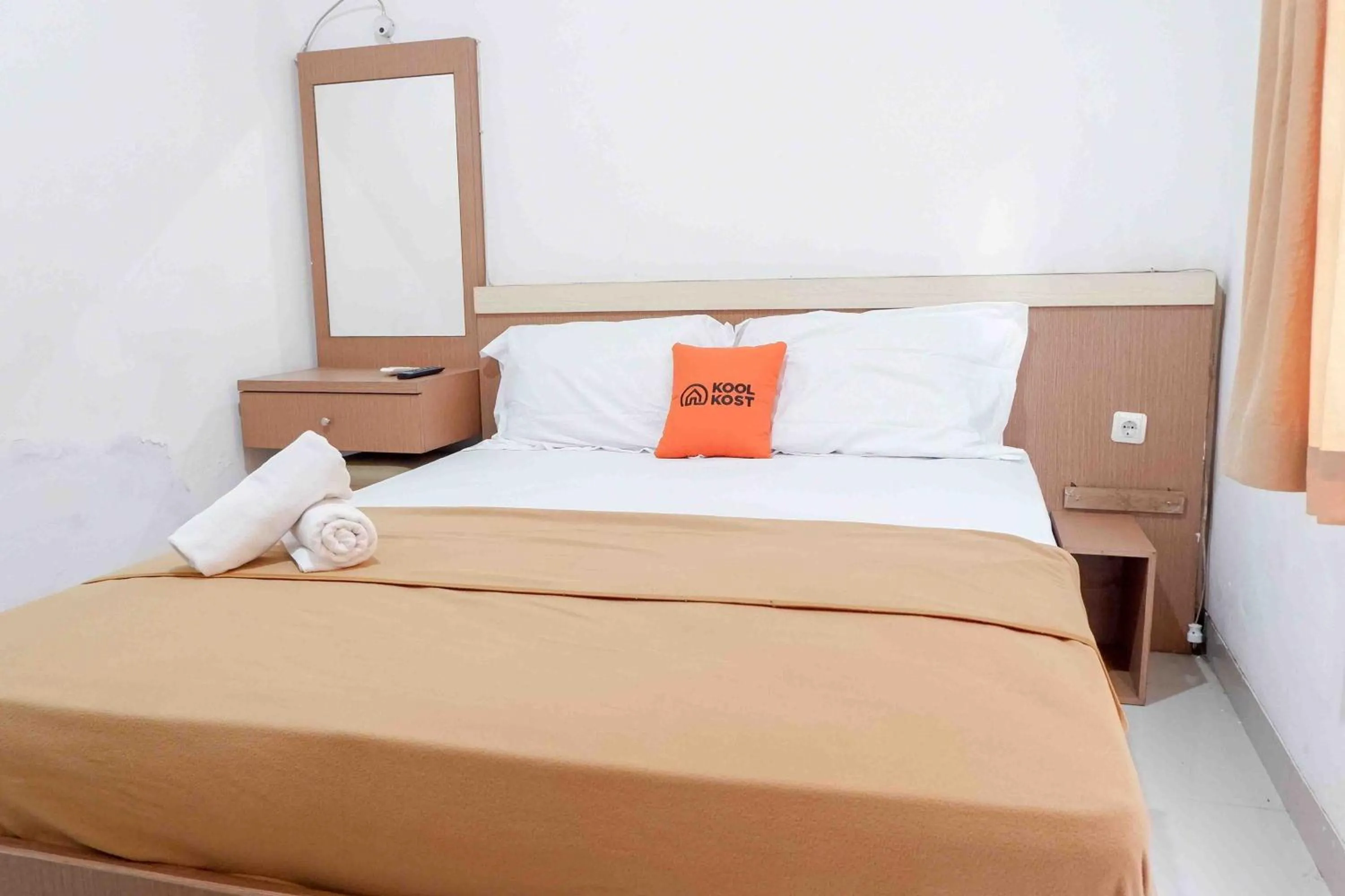 KoolKost near Sindu Kusuma Edupark 2 - Minimum Stay 30 Nights