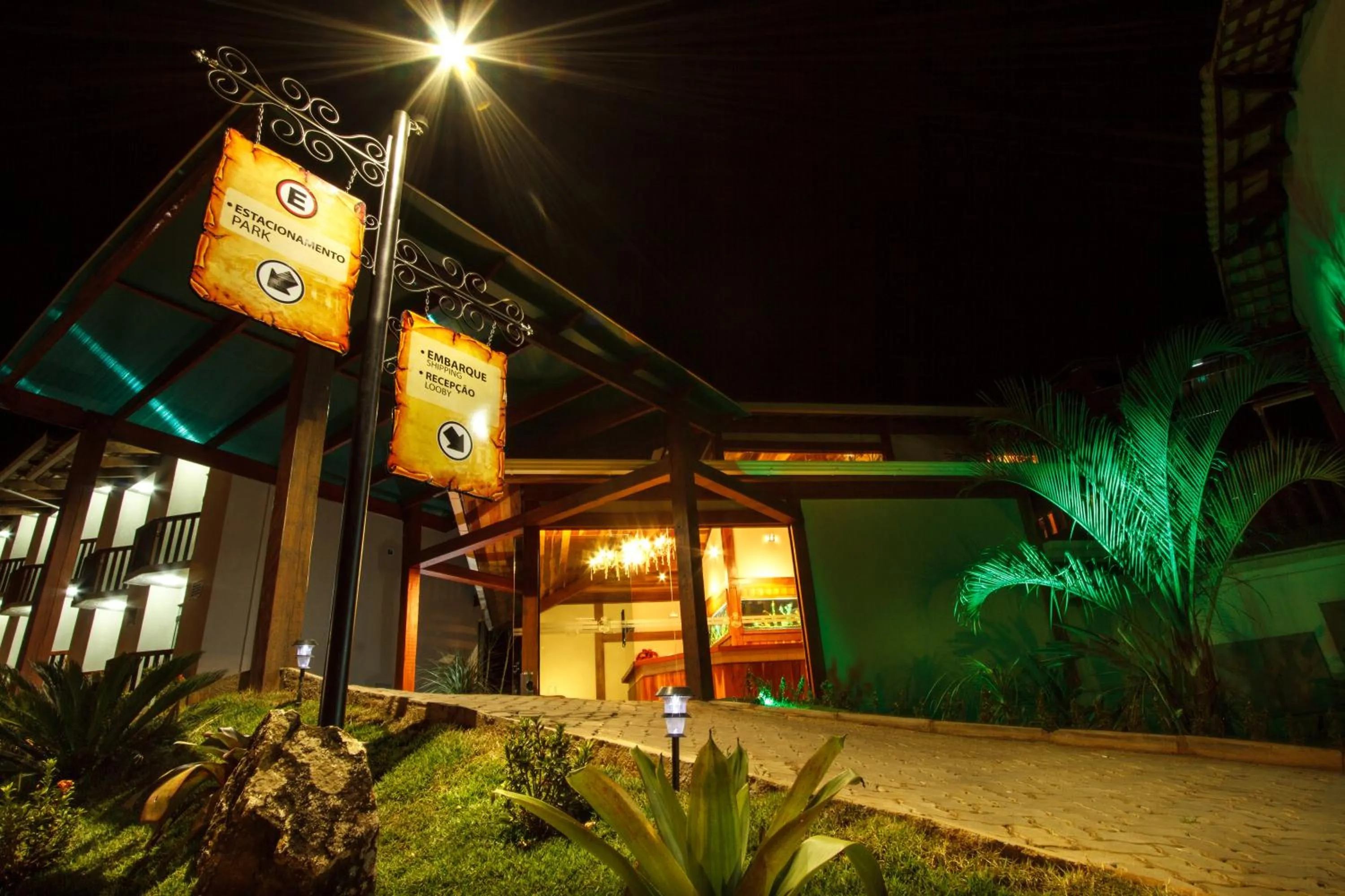 Facade/entrance in Estrada Real Palace Hotel