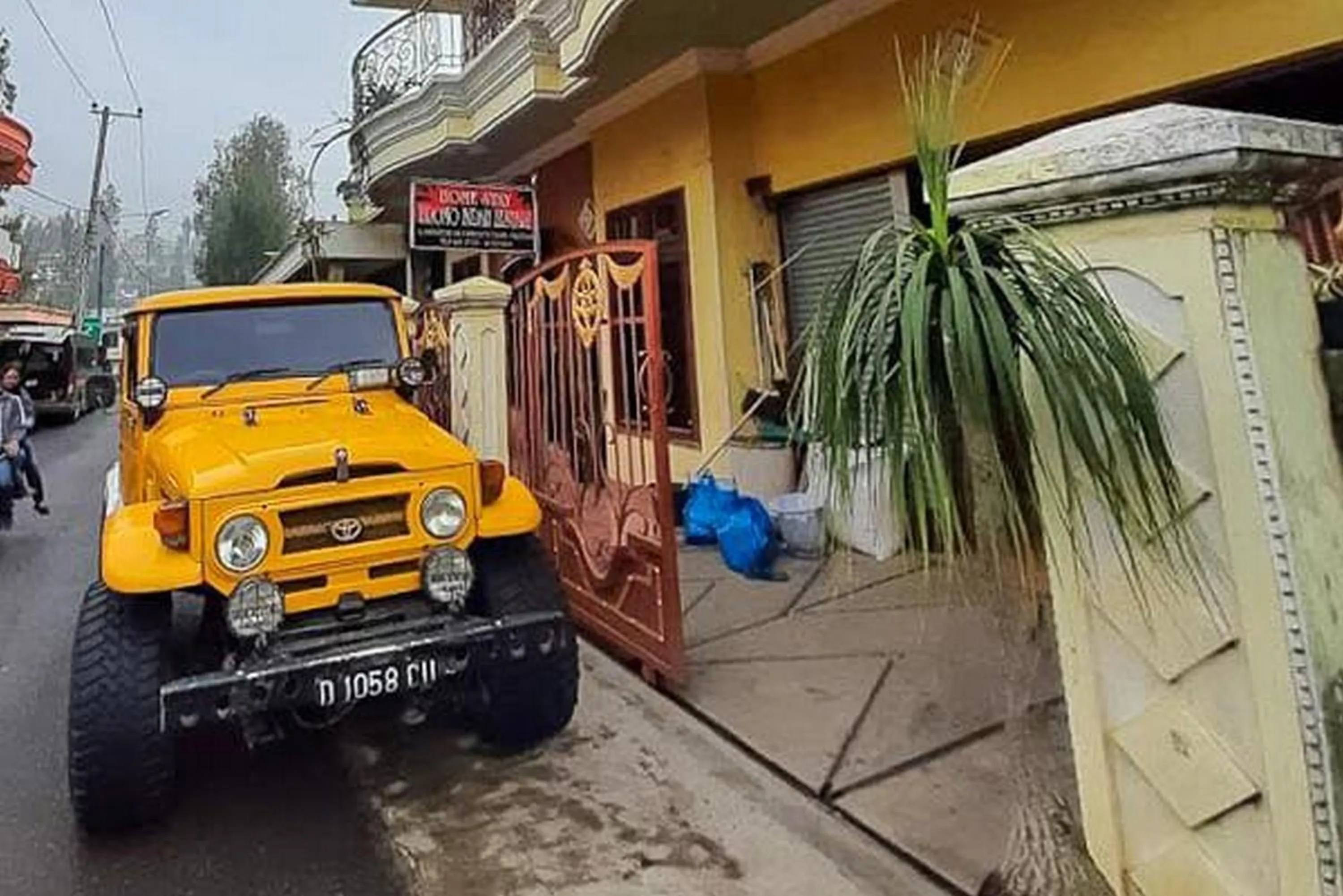 Facade/entrance in Bromo Indah Lestari Homestay Mitra RedDoorz