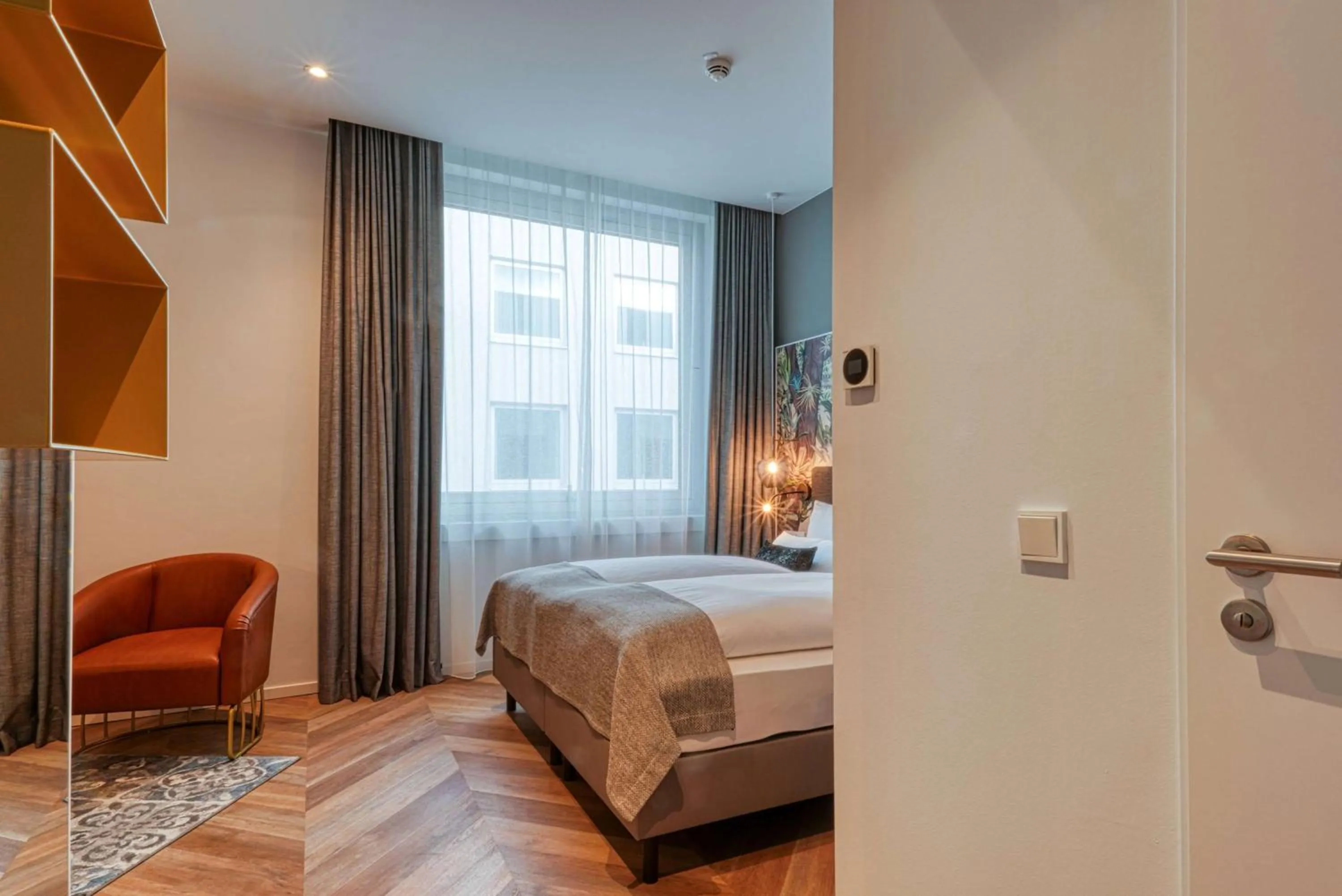 Photo of the whole room, Bed in Vienna House Easy by Wyndham Hamburg Bergedorf