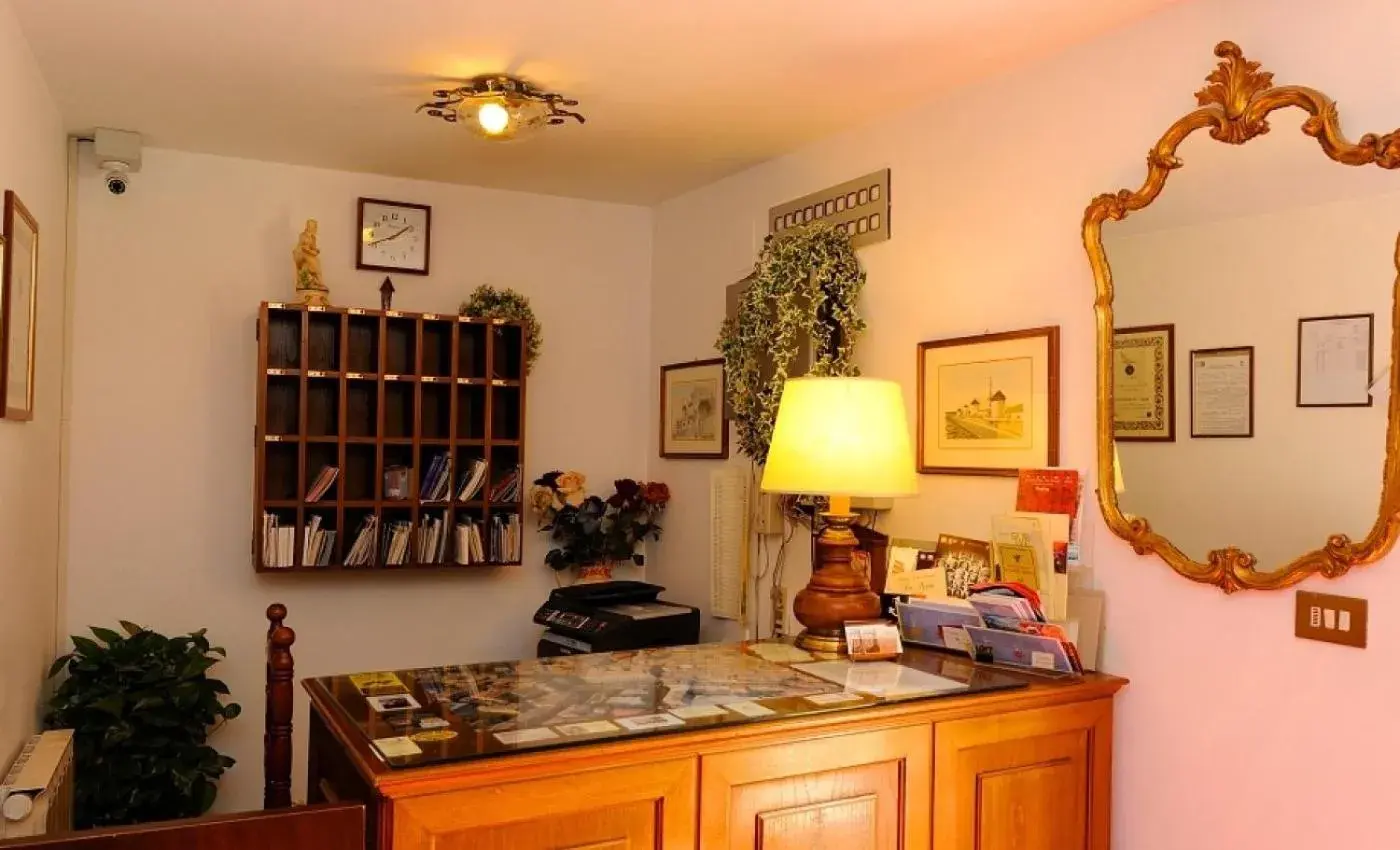 Lobby or reception, Kitchen/Kitchenette in Hotel San Sebastiano