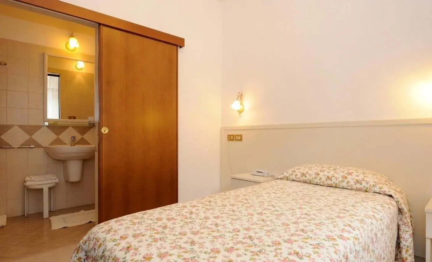 Bed in Hotel San Sebastiano