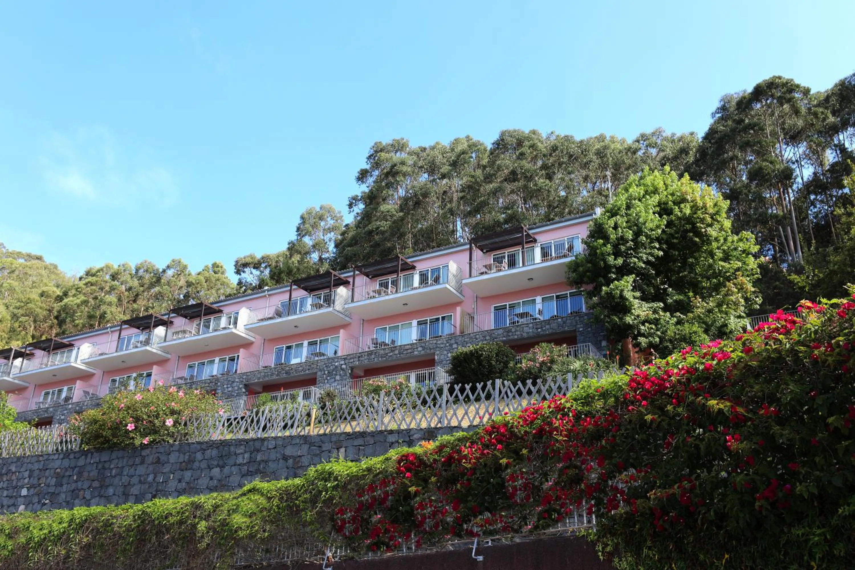 Property building in Village Cabo Girao