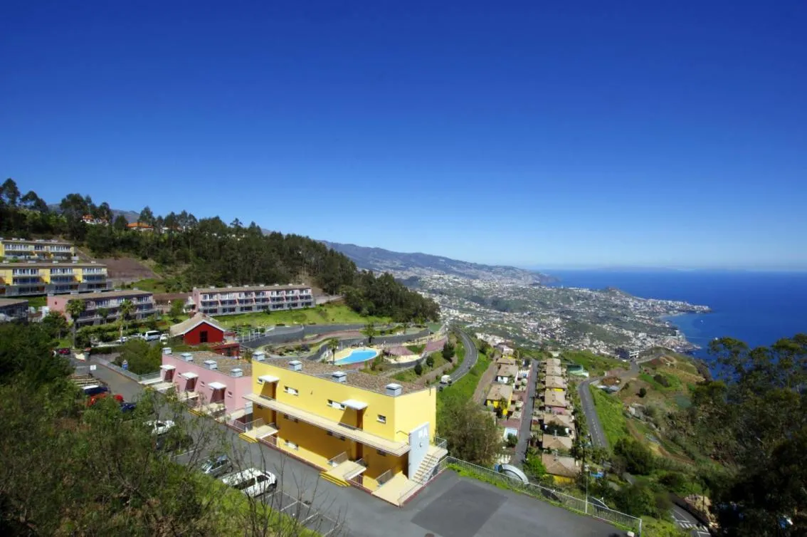 Property building in Village Cabo Girao