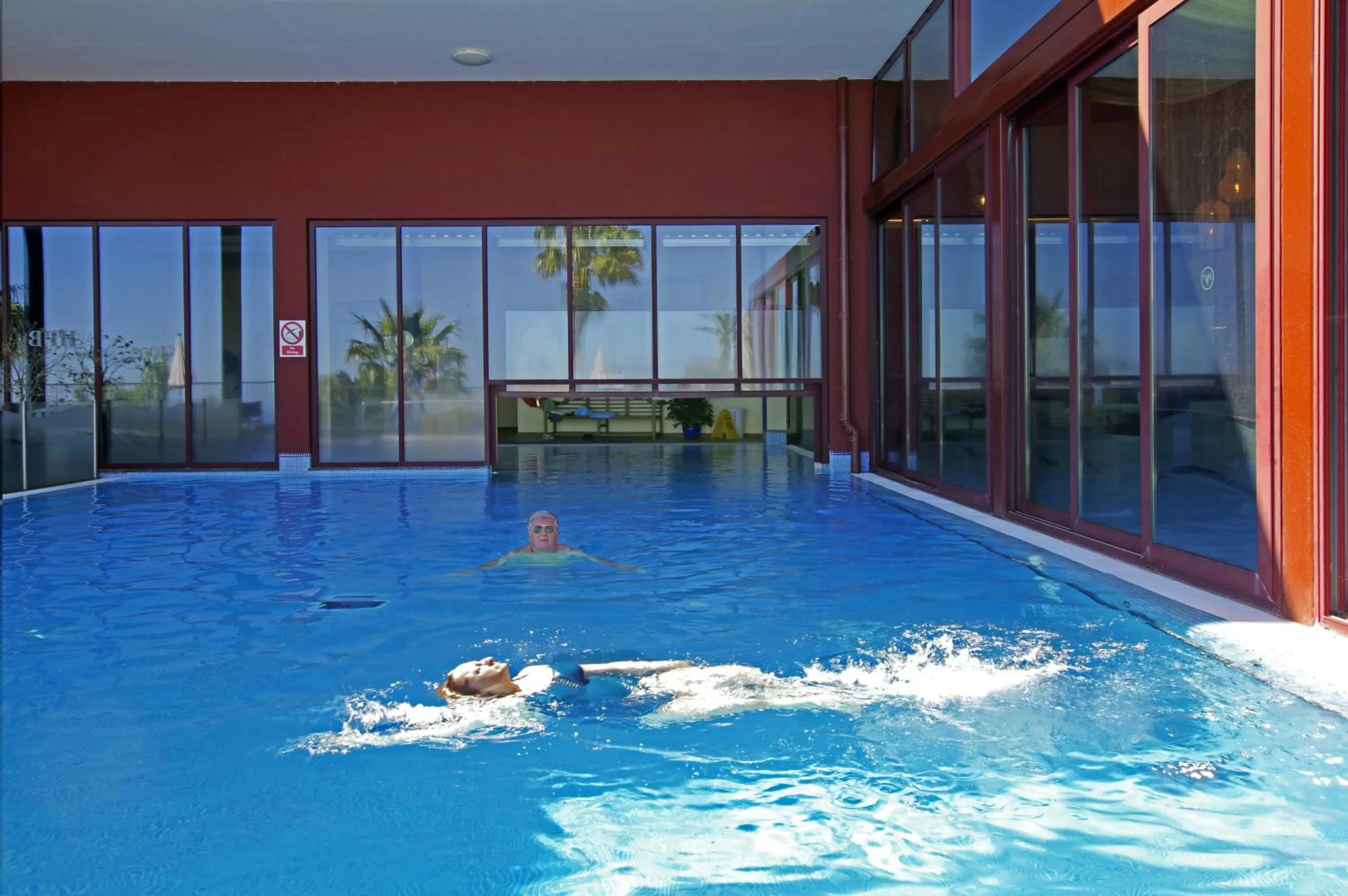 Swimming pool in Village Cabo Girao