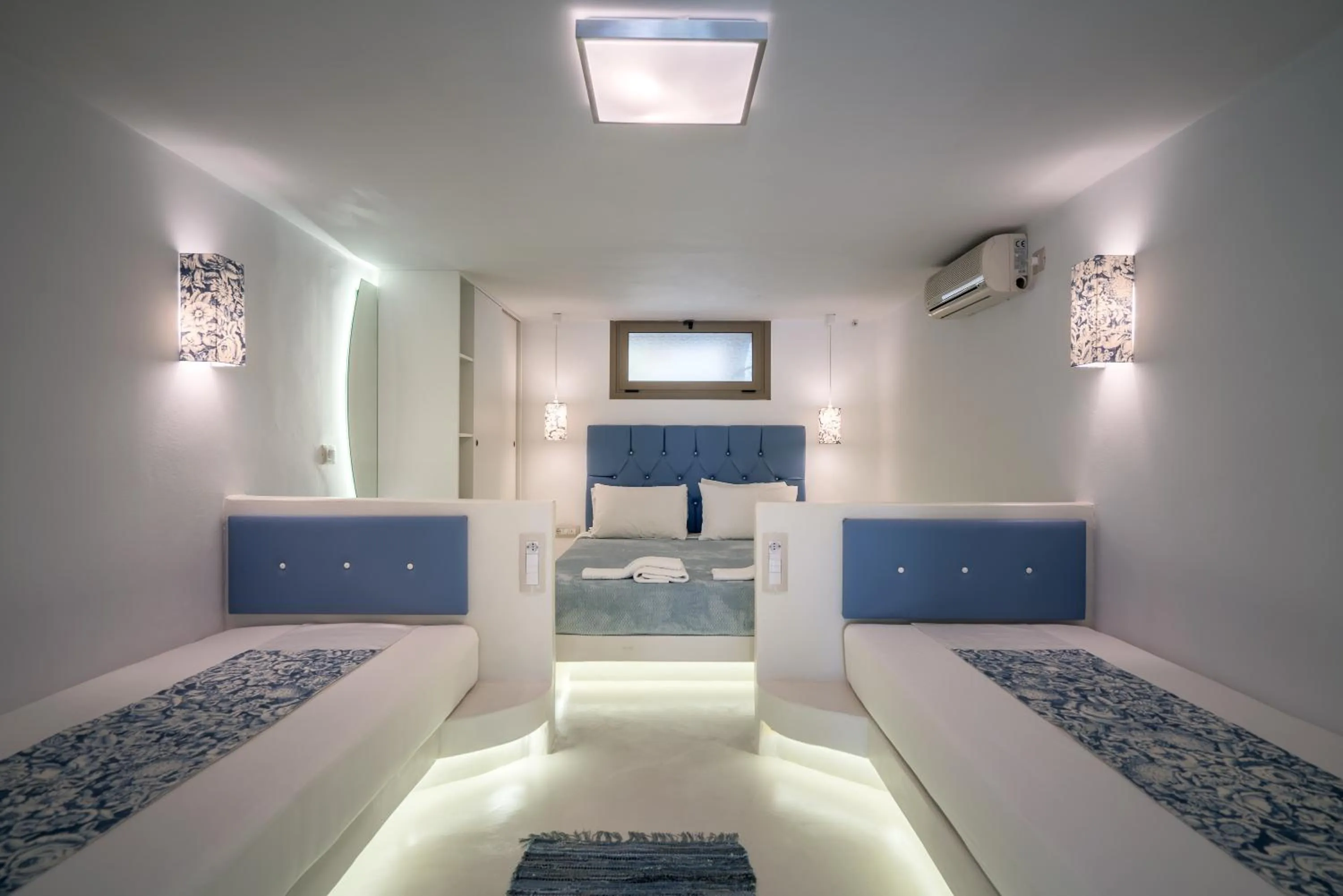 Photo of the whole room, Bed in Fiore Beach Studios