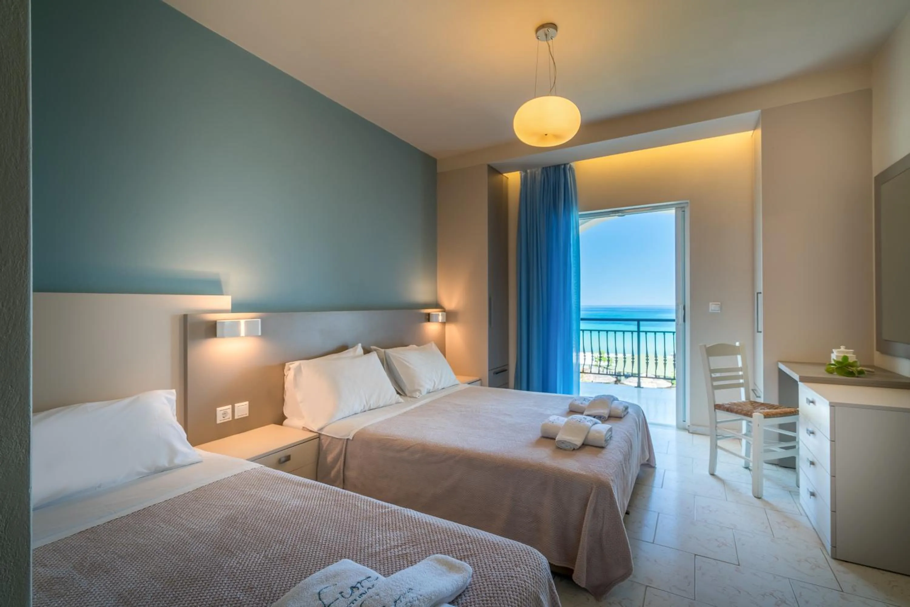 Photo of the whole room, Bed in Fiore Beach Studios