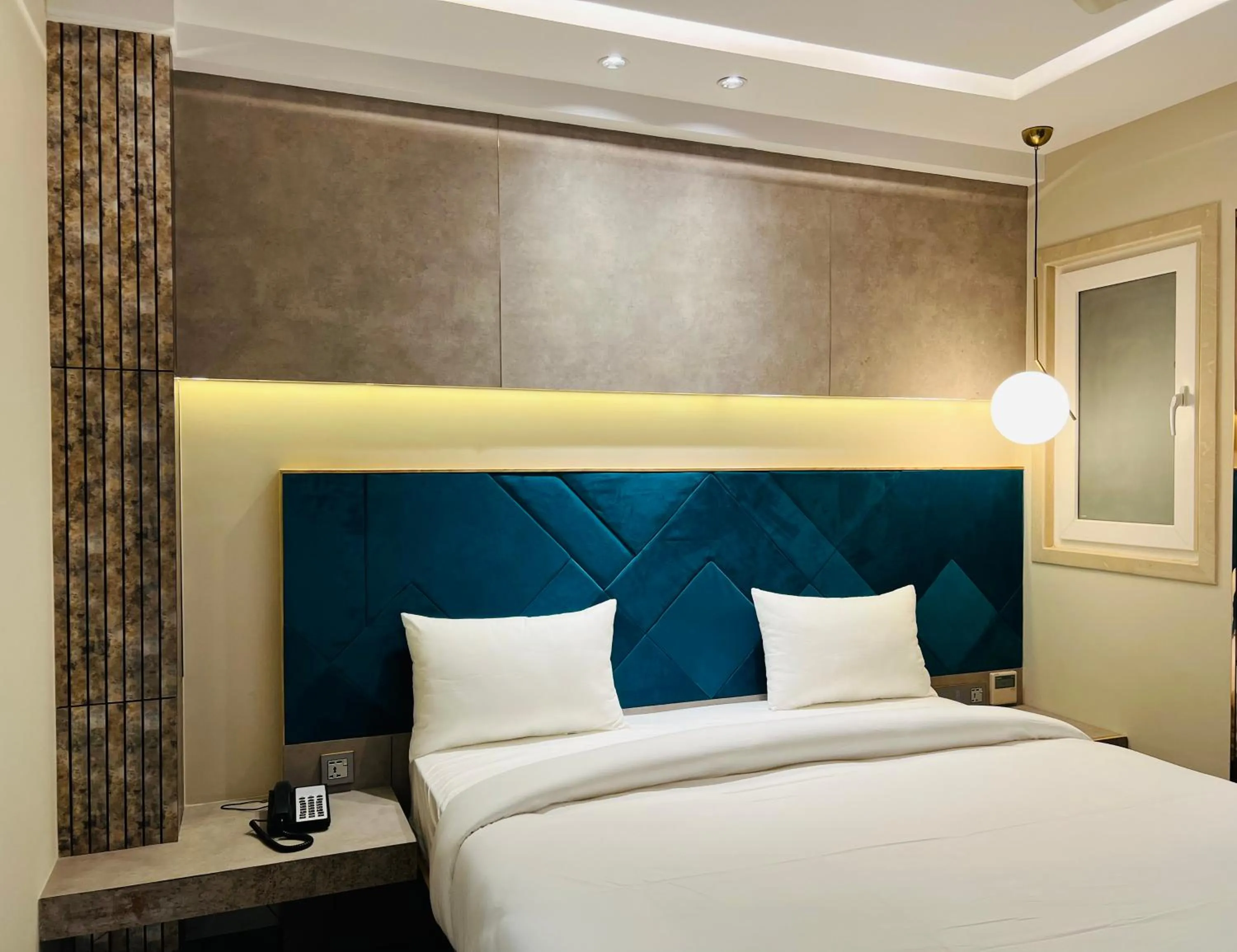 Photo of the whole room, Bed in The Prime Delhi Luxe Collection Hotel