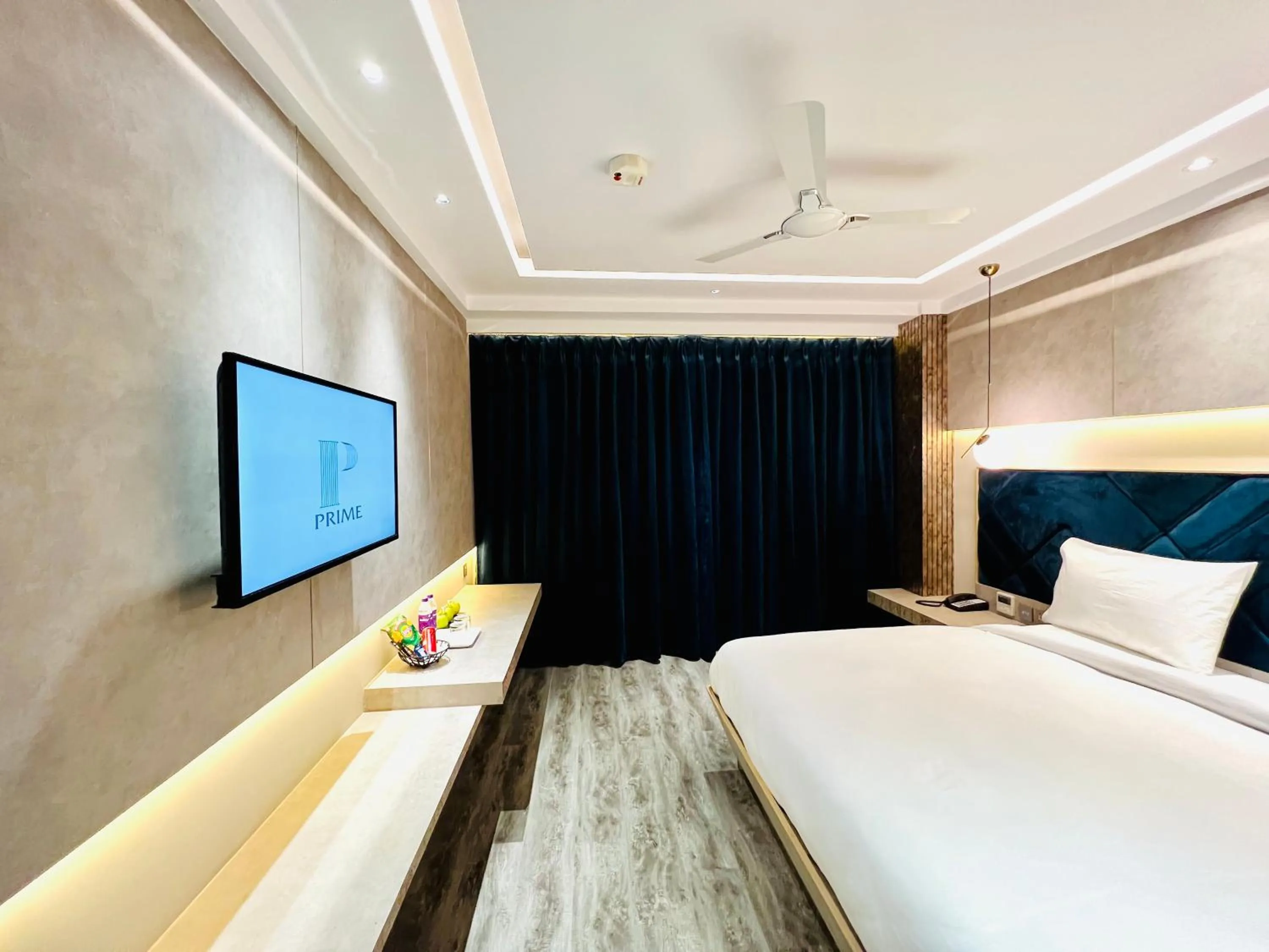 Photo of the whole room, Bed in The Prime Delhi Luxe Collection Hotel