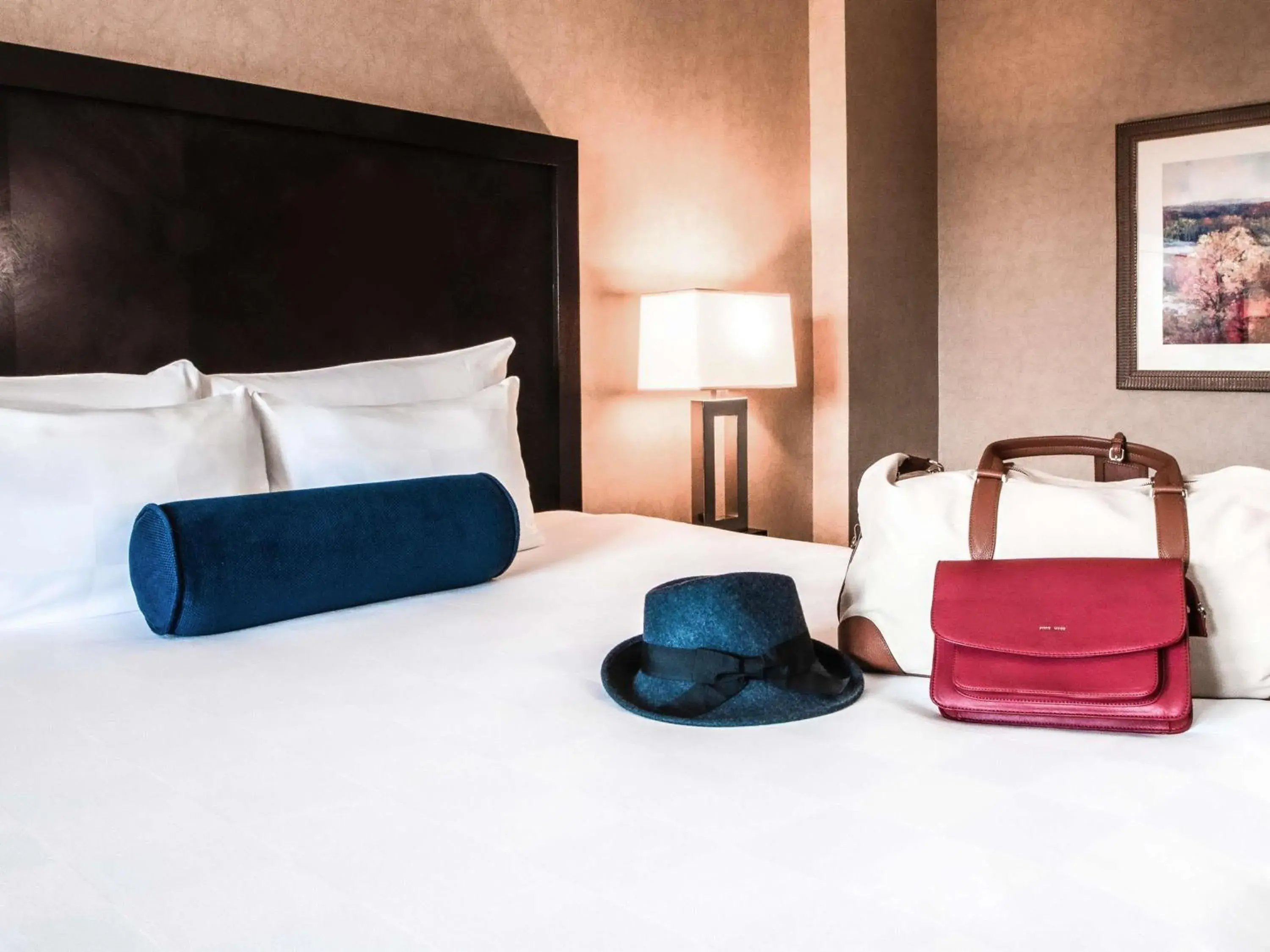 Bedroom, Bed in Rimrock Banff, Emblems Collection Bedroom, Bed in Rimrock Banff, Emblems Collection