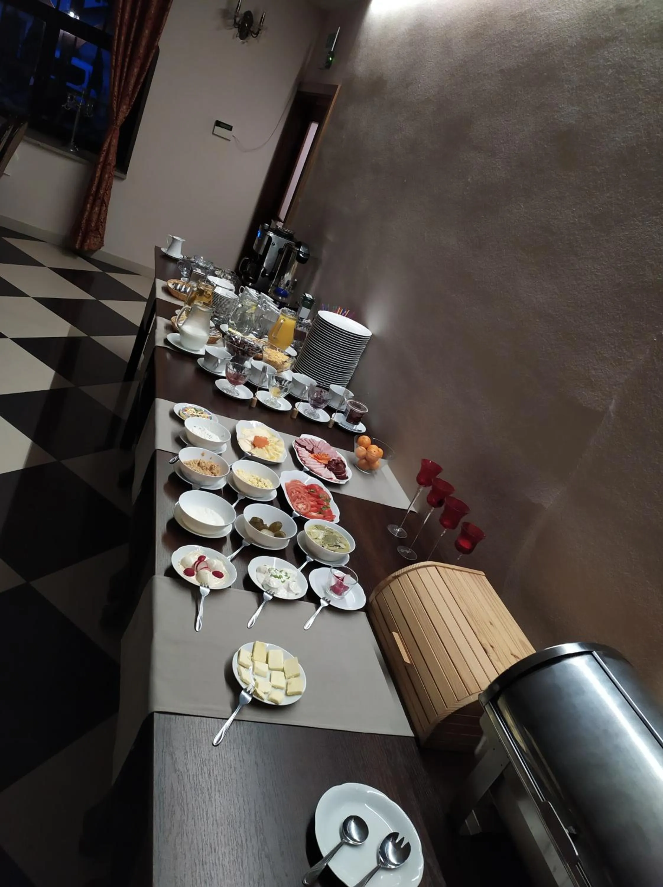 Breakfast in Dworska Elektrownia