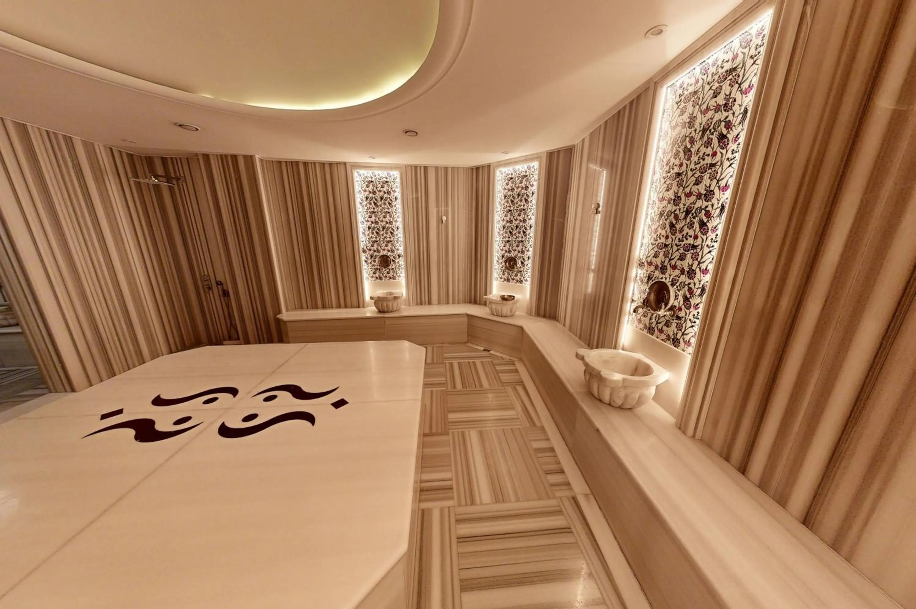 Public Bath, Bed in King City Hotel Istanbul Ataturk Airport