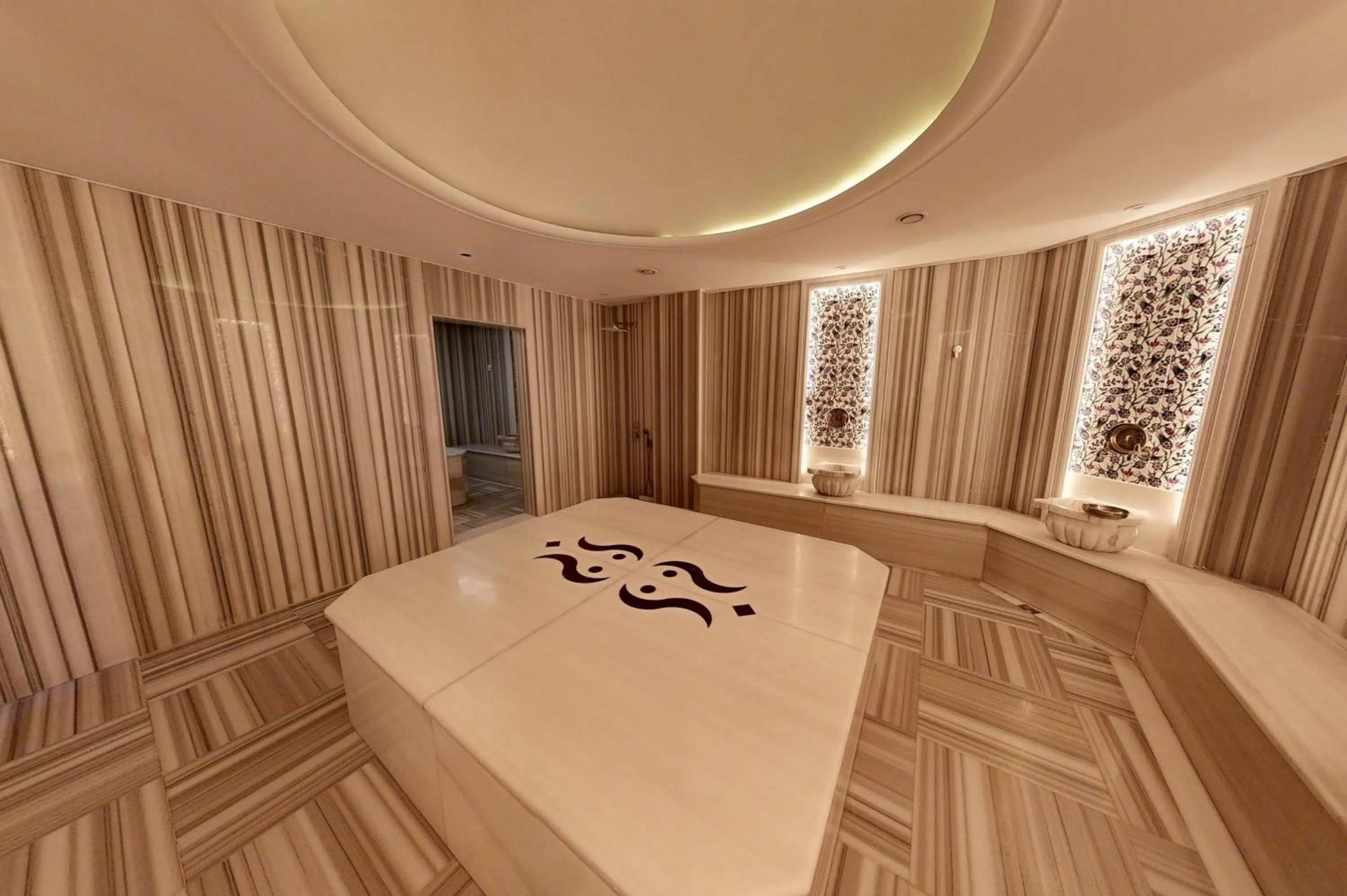 Public Bath, Bed in King City Hotel Istanbul Ataturk Airport