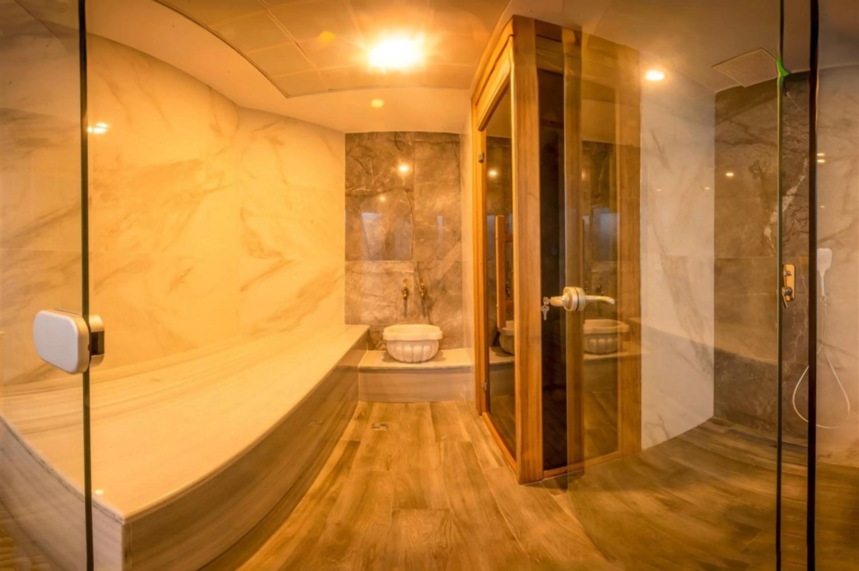 Shower in King City Hotel Istanbul Ataturk Airport