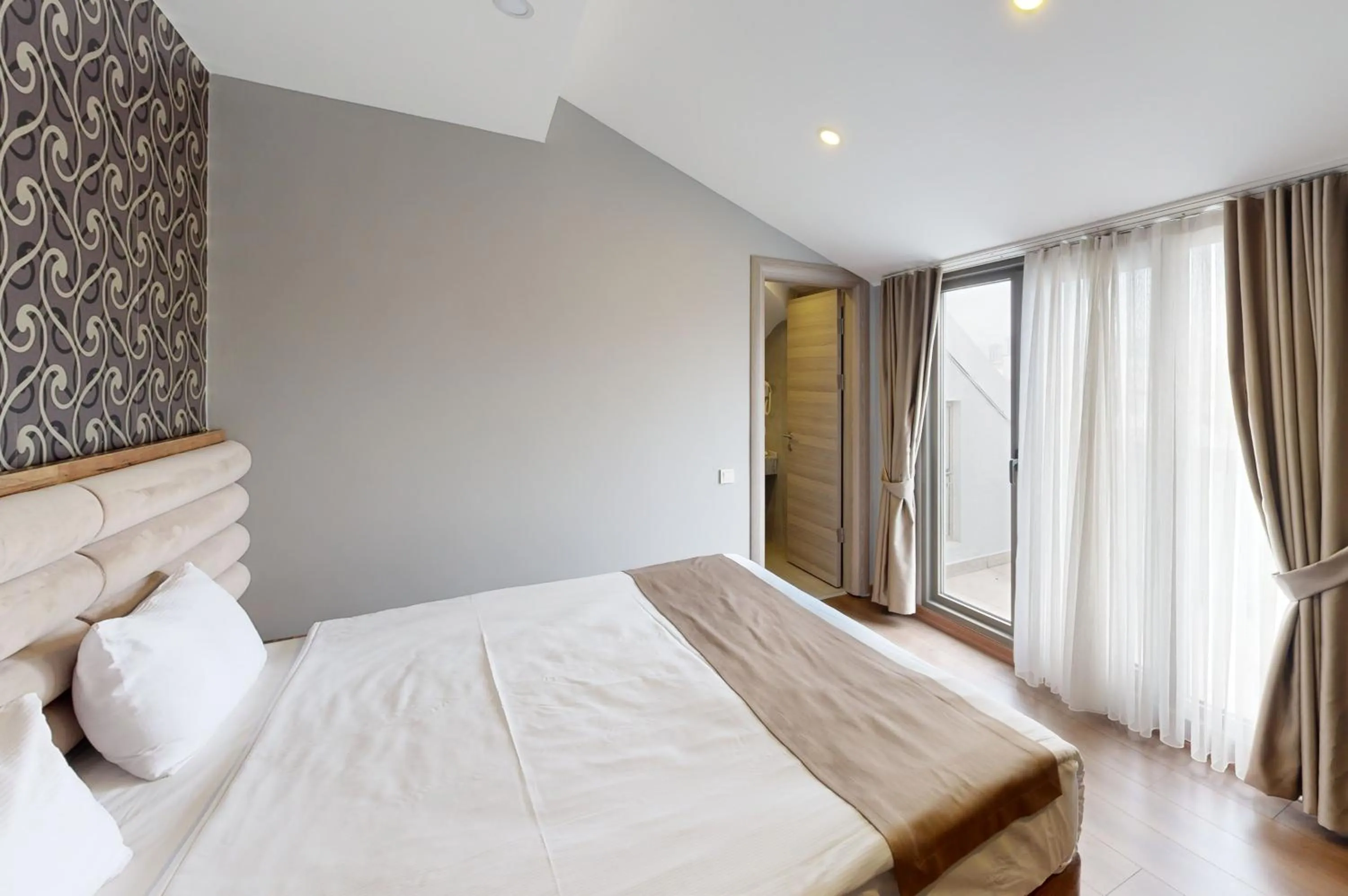 Bed in King City Hotel Istanbul Ataturk Airport