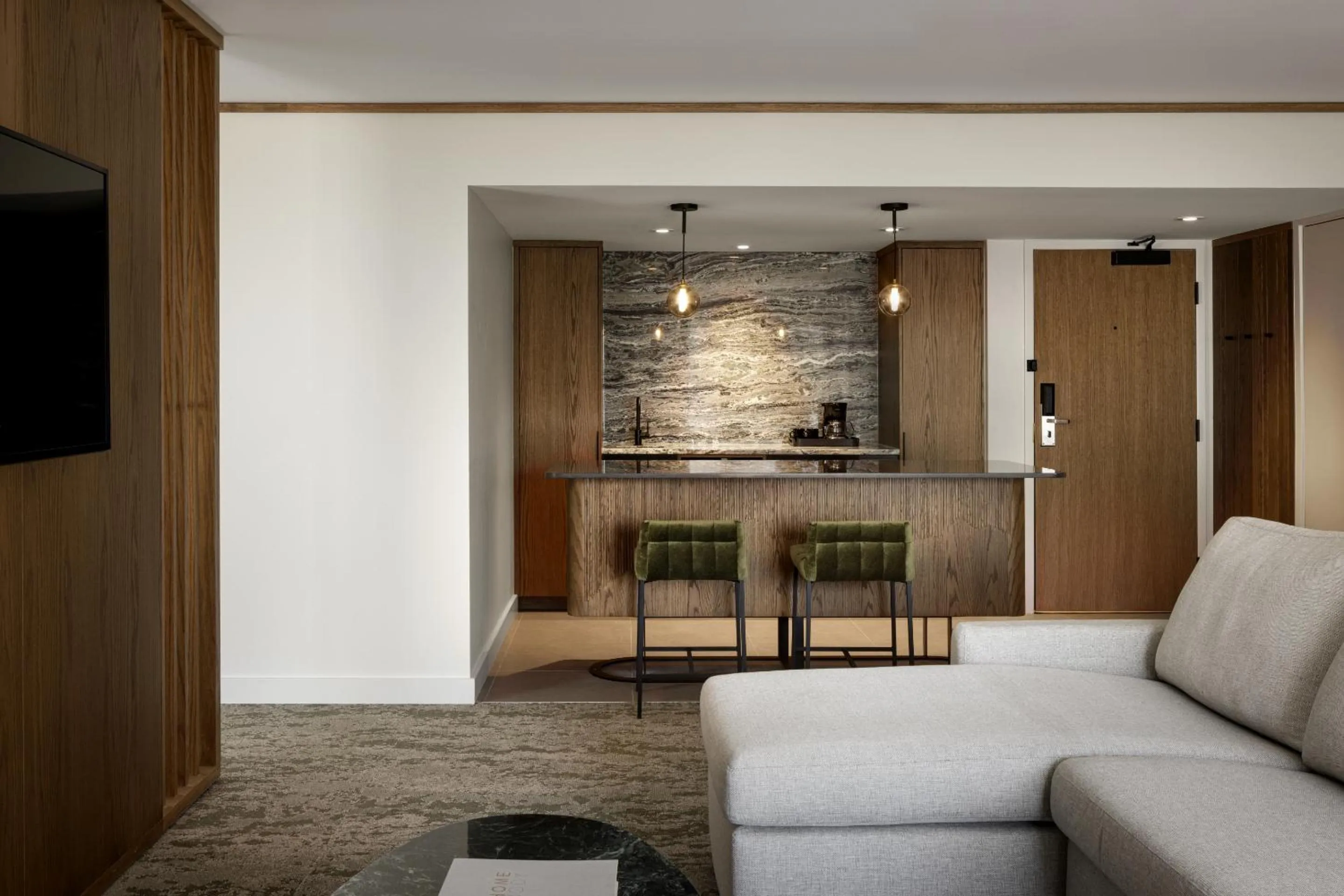 Kitchen or kitchenette in Banff Park Lodge