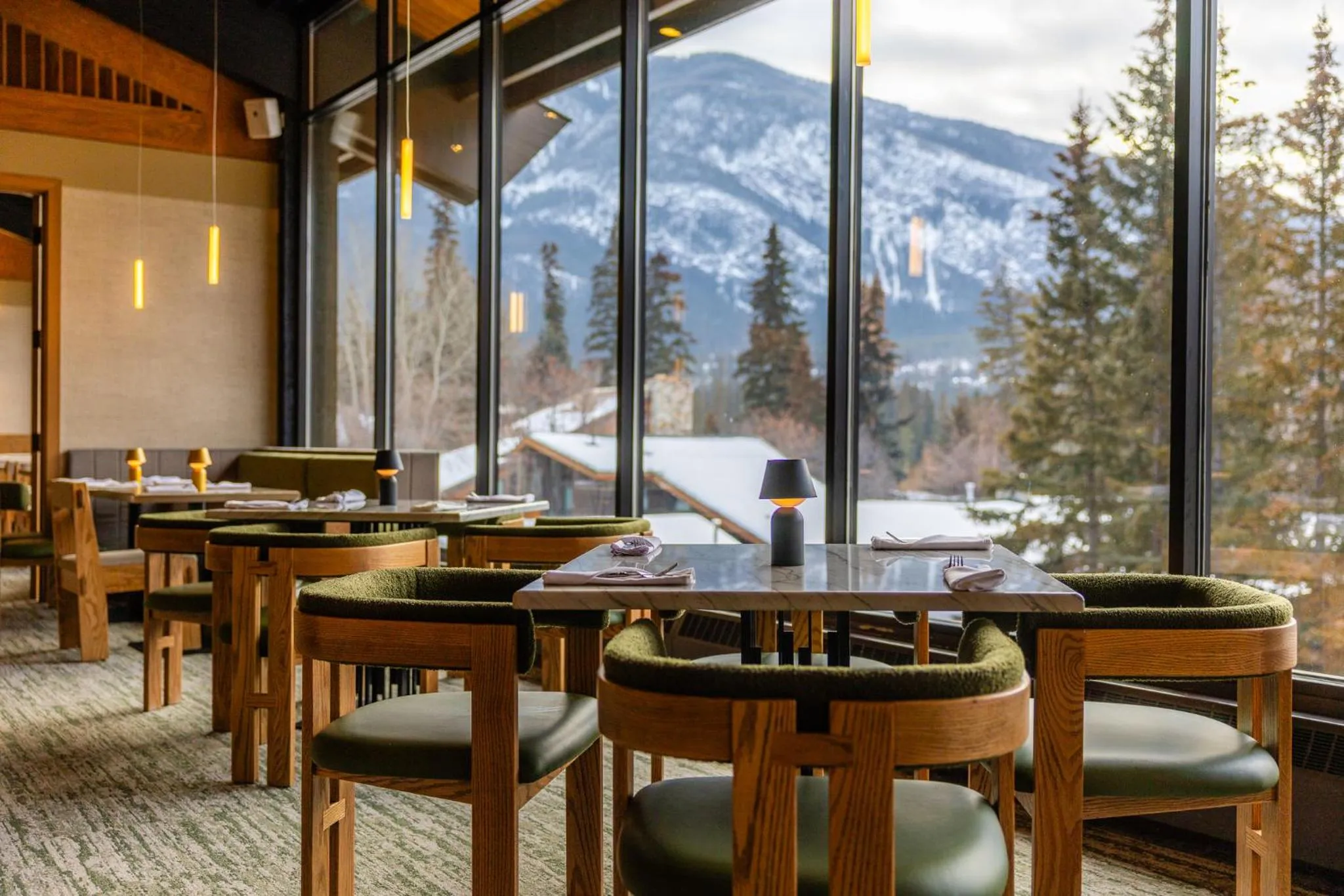 Restaurant/places to eat in Banff Park Lodge