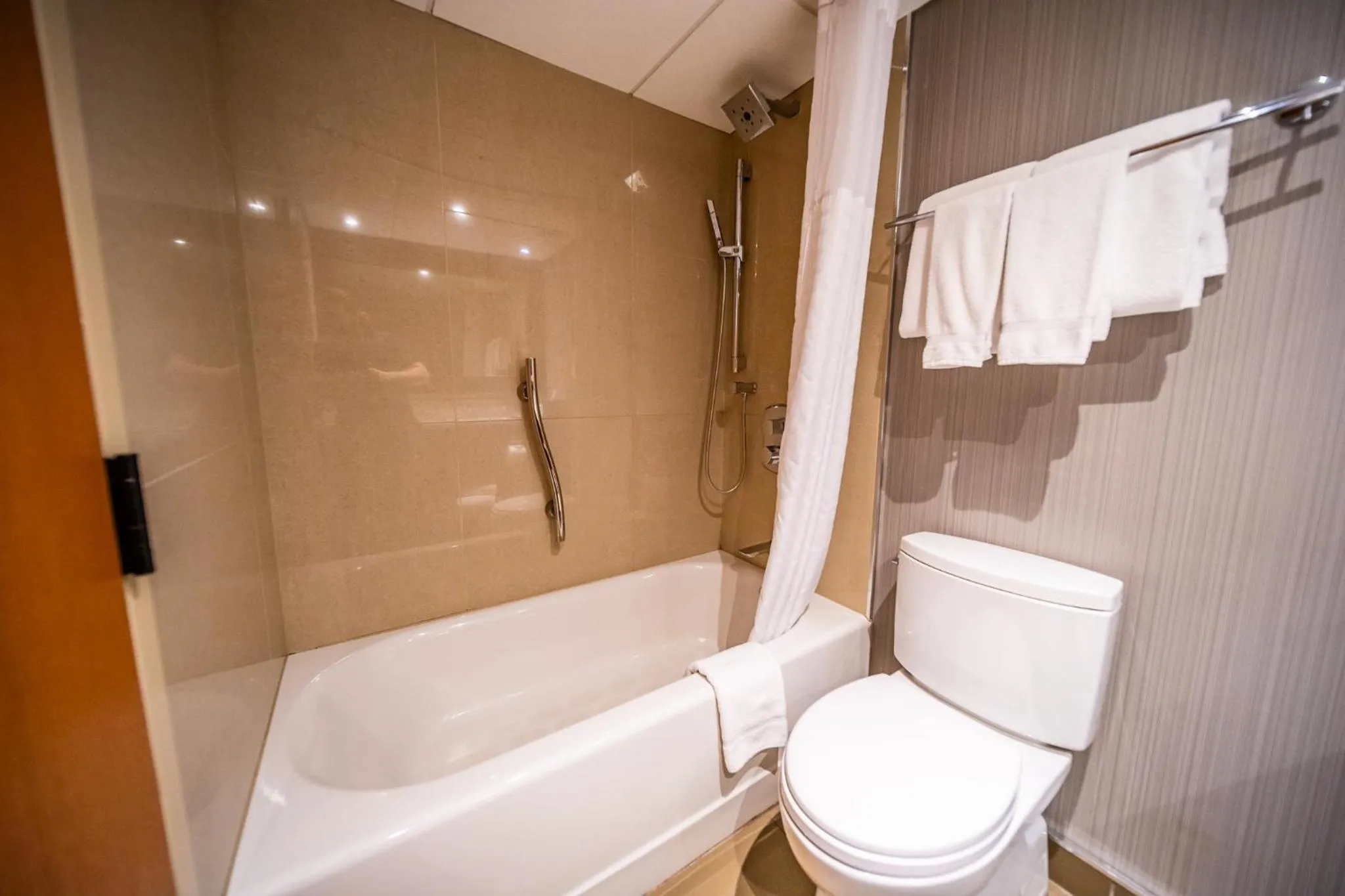 Shower in Banff Park Lodge