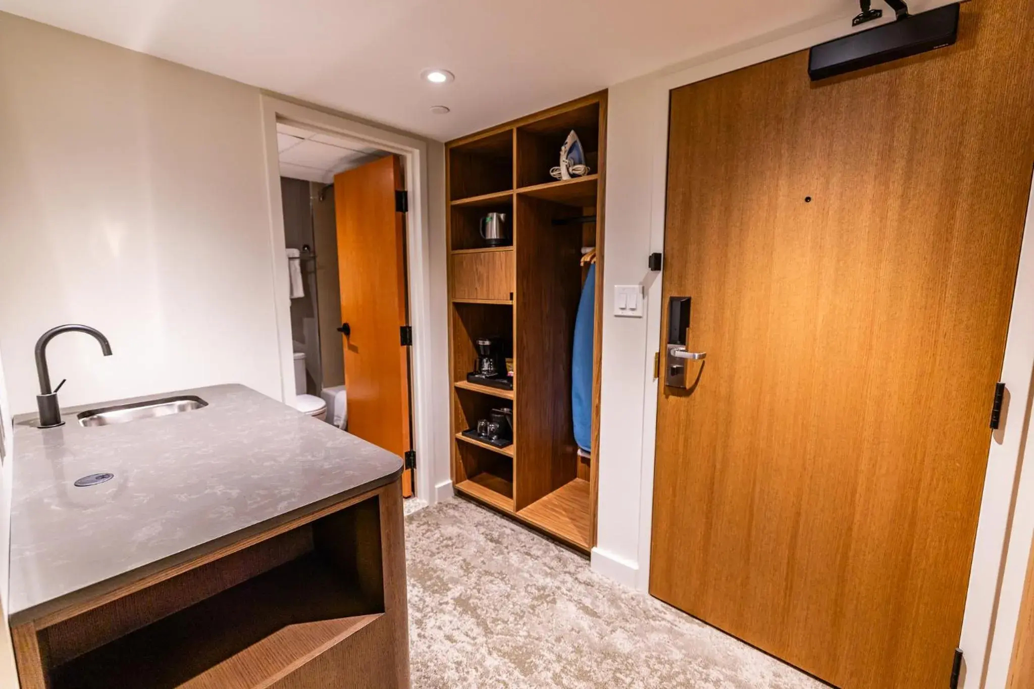 Facade/entrance in Banff Park Lodge Facade/entrance in Banff Park Lodge