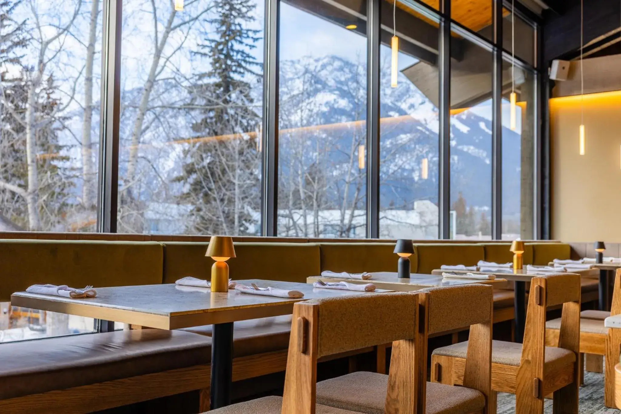 Restaurant/places to eat in Banff Park Lodge Restaurant/places to eat in Banff Park Lodge
