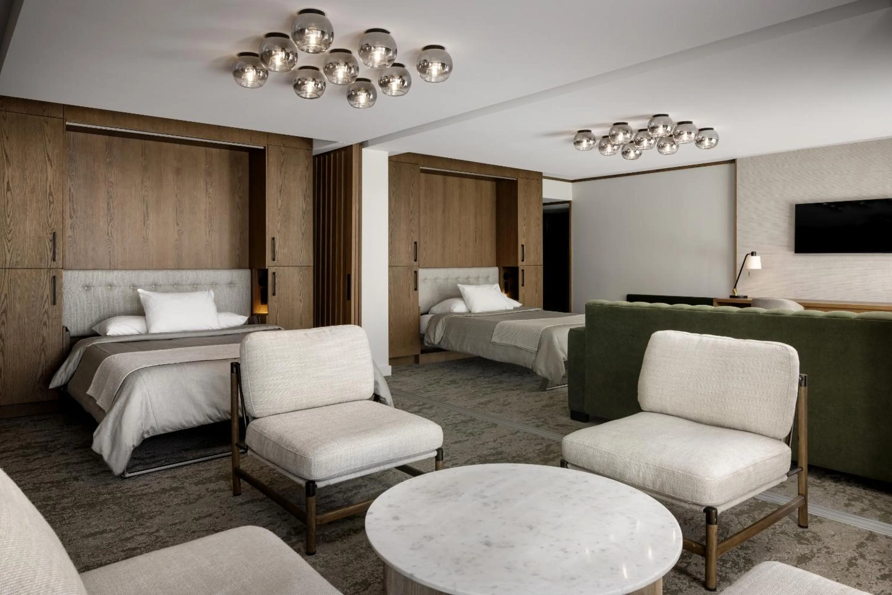 Living room, Bed in Banff Park Lodge