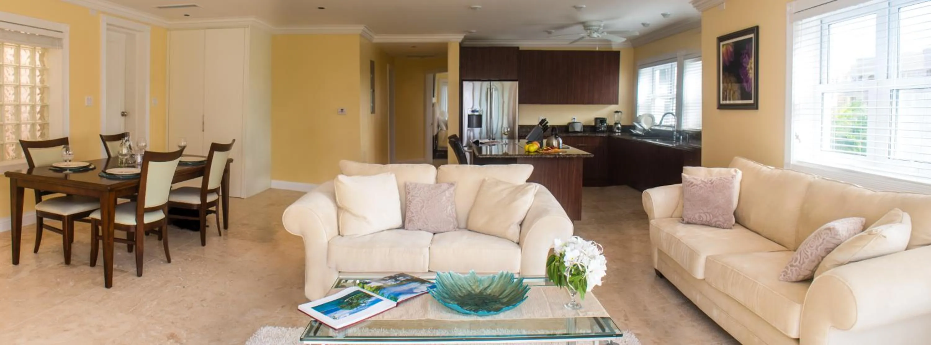 Living room in The Hamilton Beach Villas & Spa