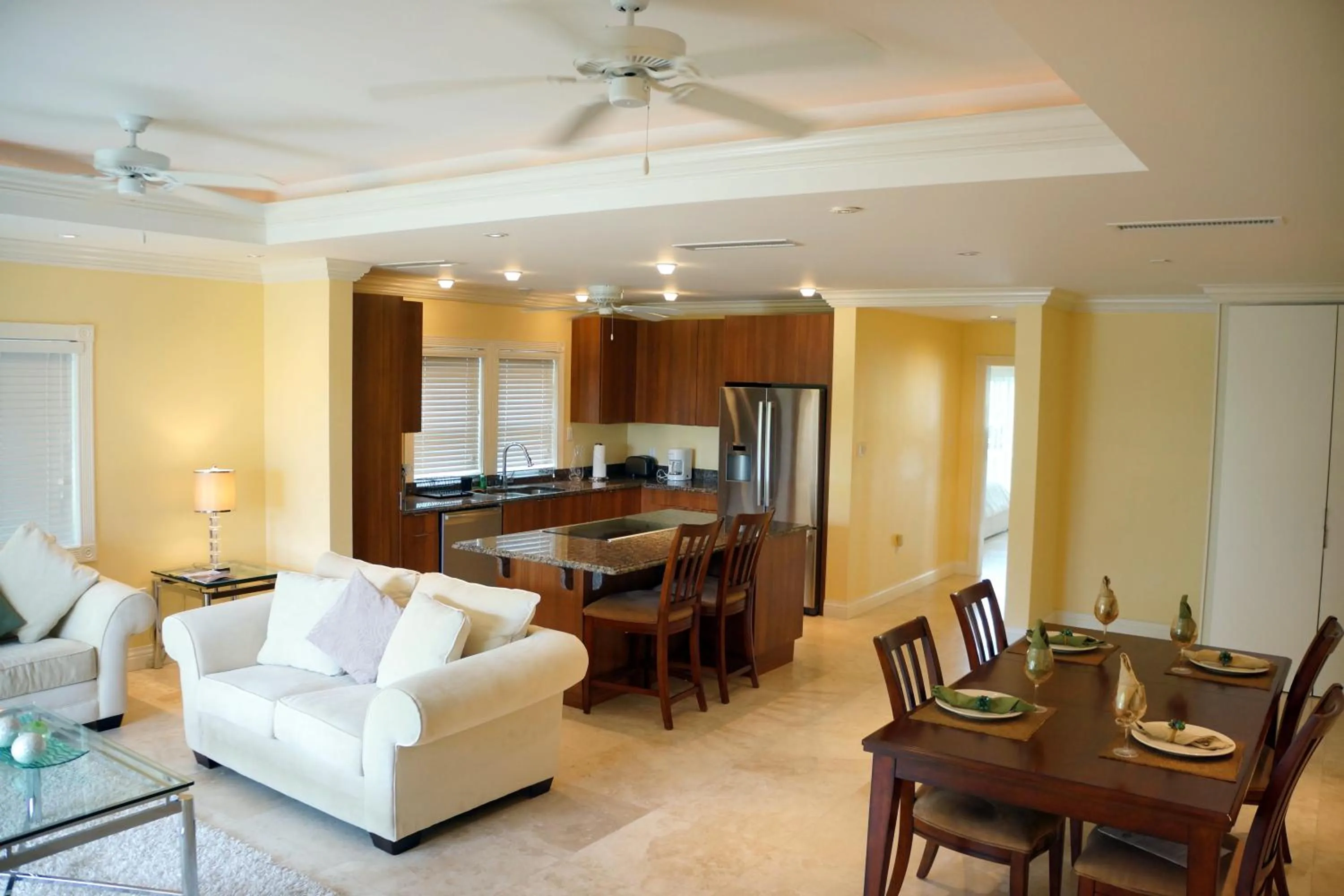 Kitchen or kitchenette in The Hamilton Beach Villas & Spa