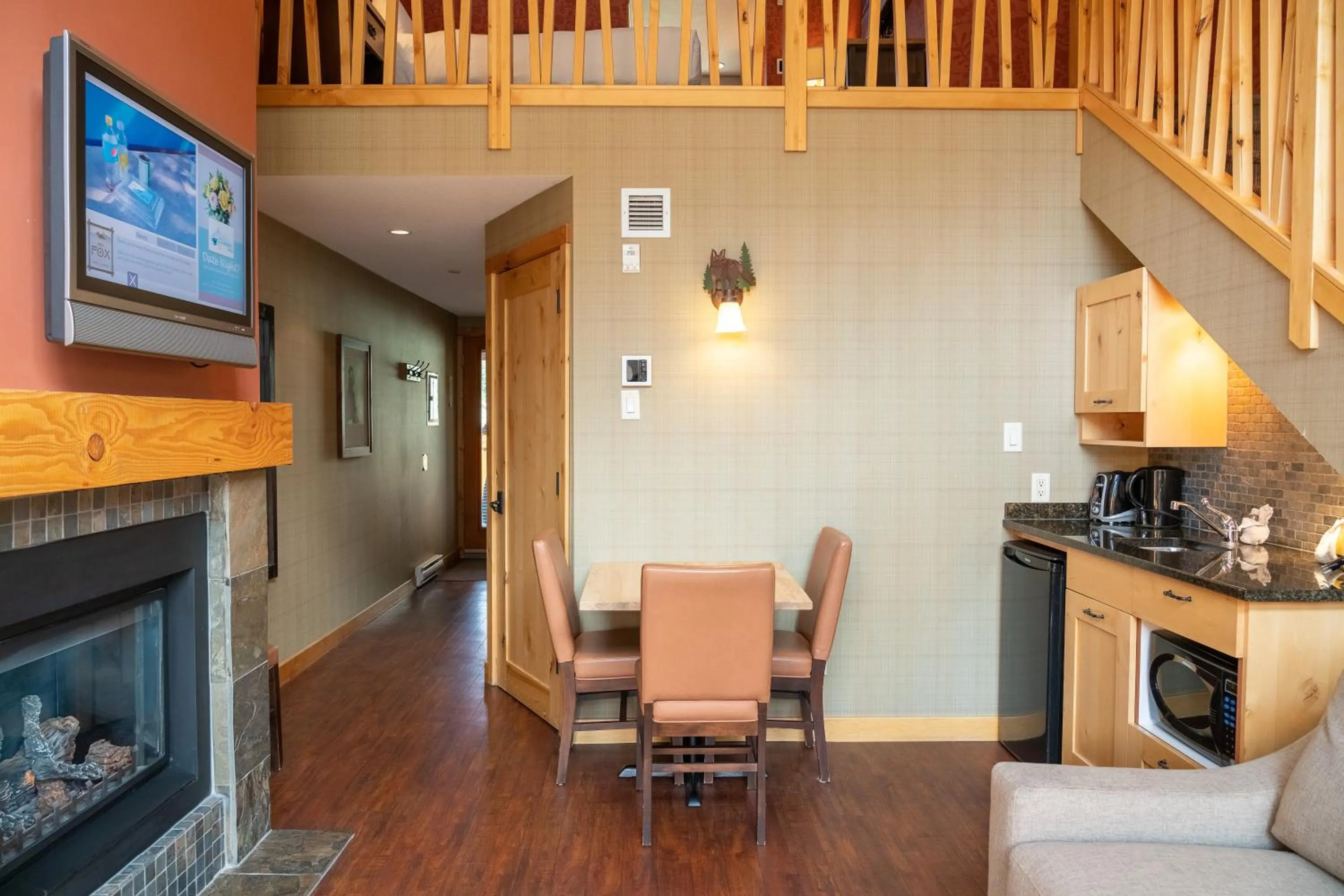 Kitchen or kitchenette in Fox Hotel and Suites