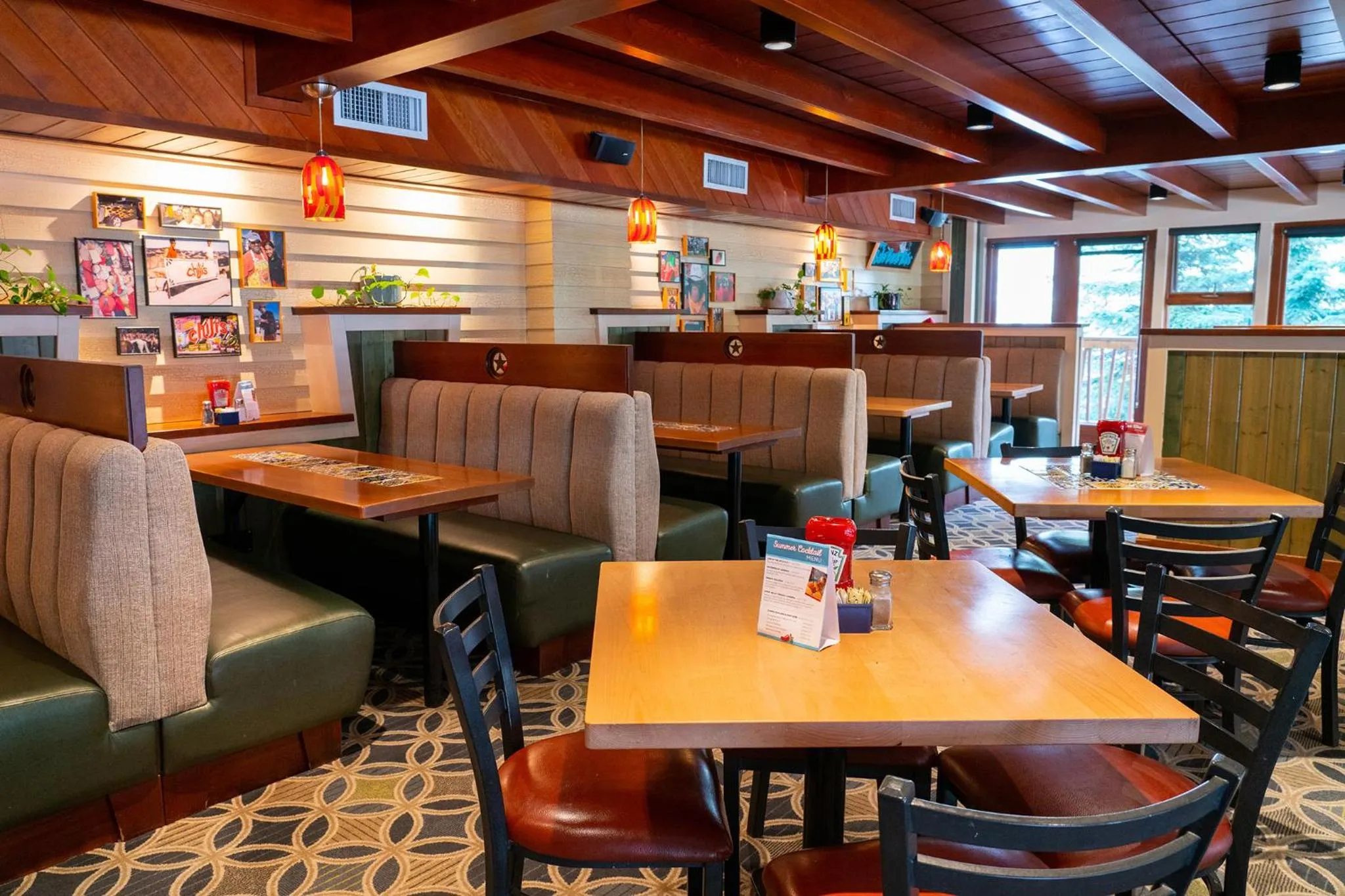 Restaurant/places to eat in Fox Hotel and Suites