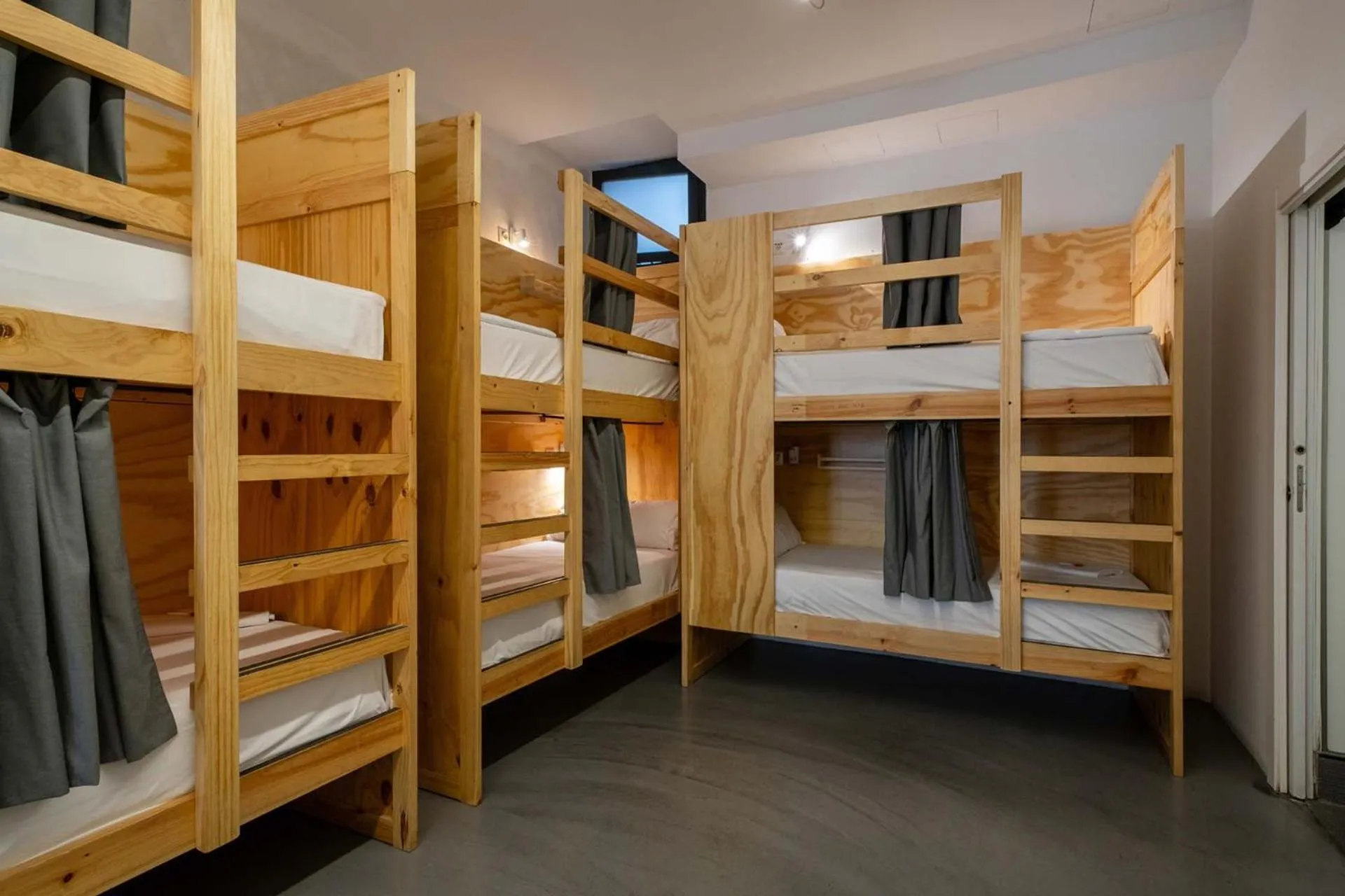 Photo of the whole room, Bed in The Hat Madrid