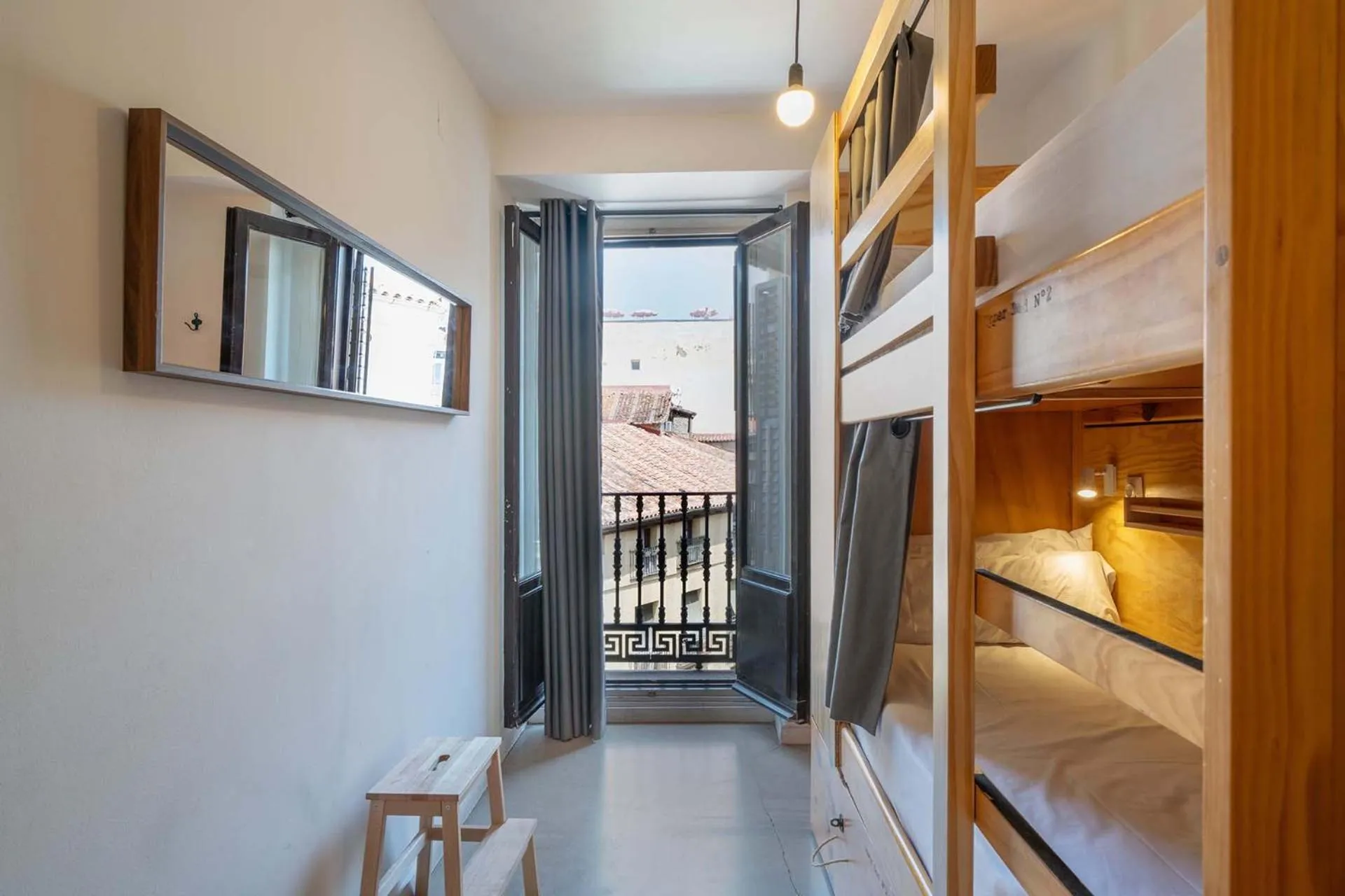 Photo of the whole room, Bed in The Hat Madrid