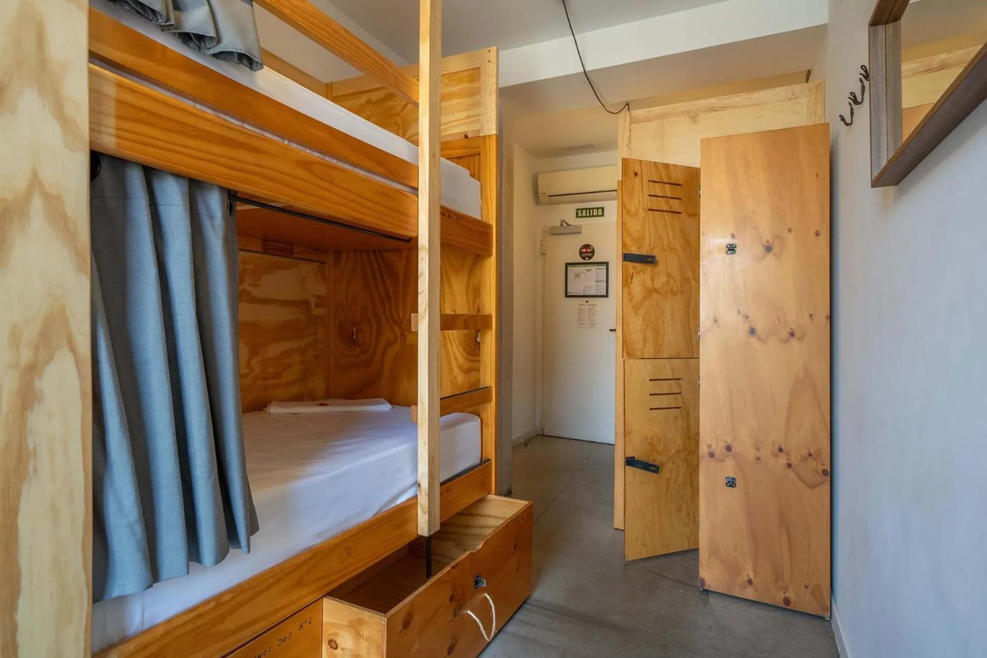 Photo of the whole room, Bed in The Hat Madrid