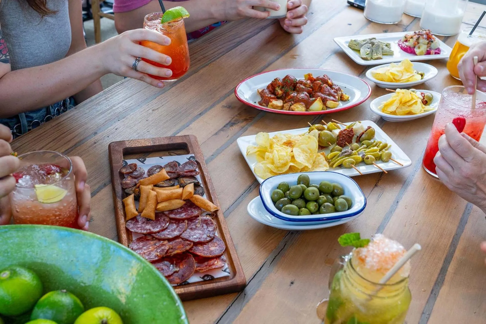 Food and drinks in The Hat Madrid