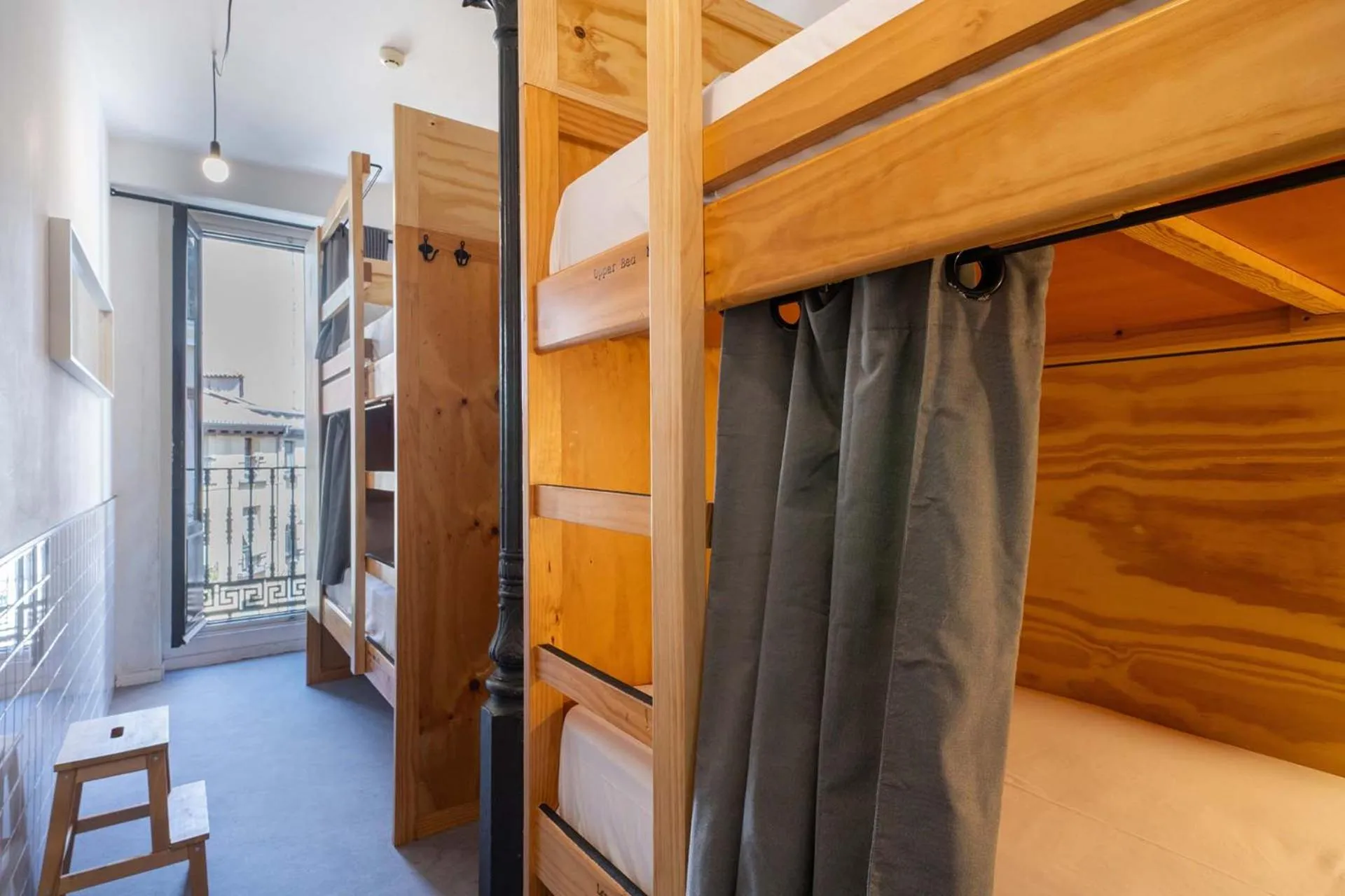 Bed in The Hat Madrid