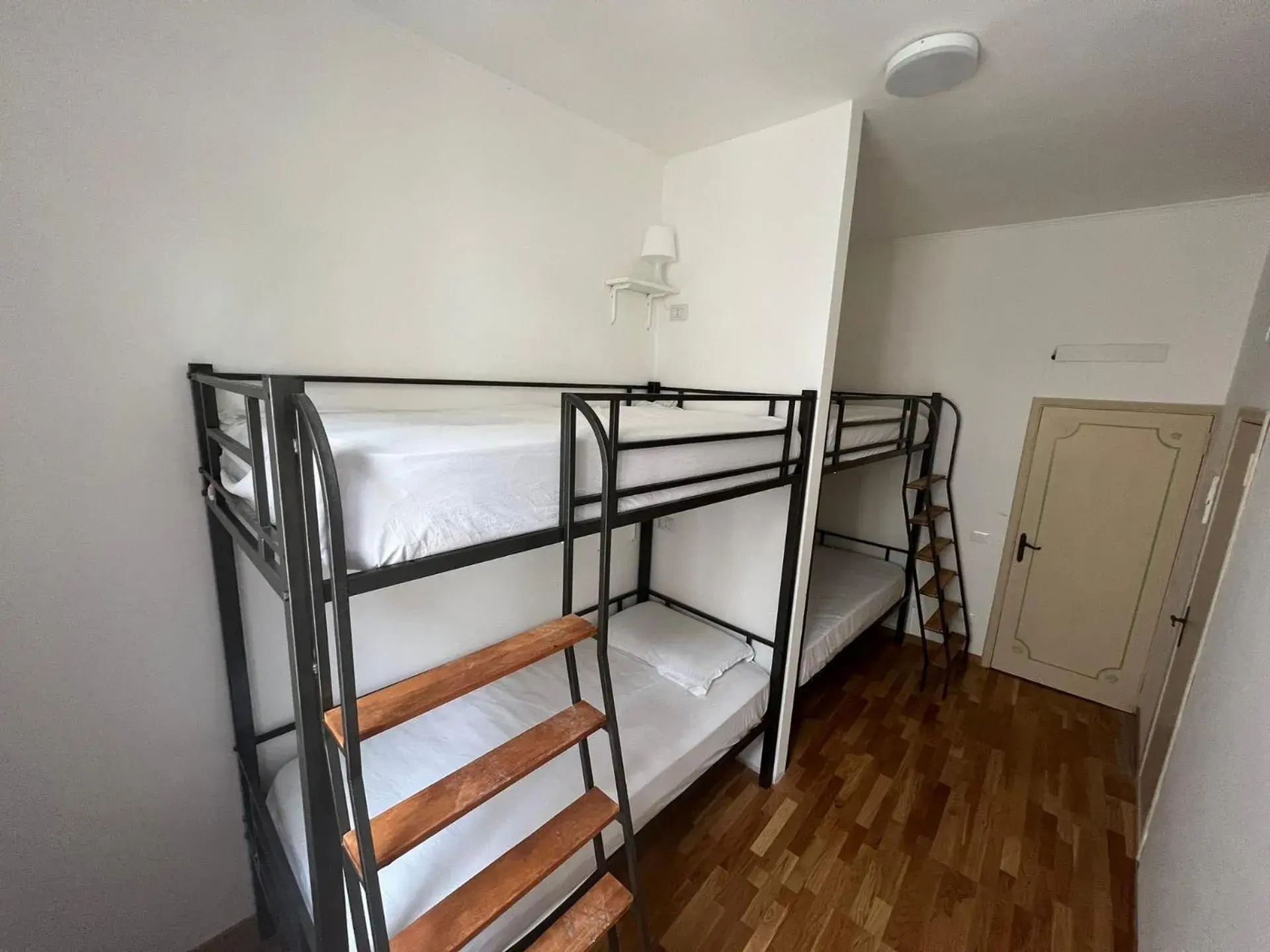 Bed in 4-Bed Female Dormitory Room in FORESTERIA SOCIALE VENICE SAN MARCO by NEW GENERATION HOSTEL Bed in 4-Bed Female Dormitory Room in FORESTERIA SOCIALE VENICE SAN MARCO by NEW GENERATION HOSTEL