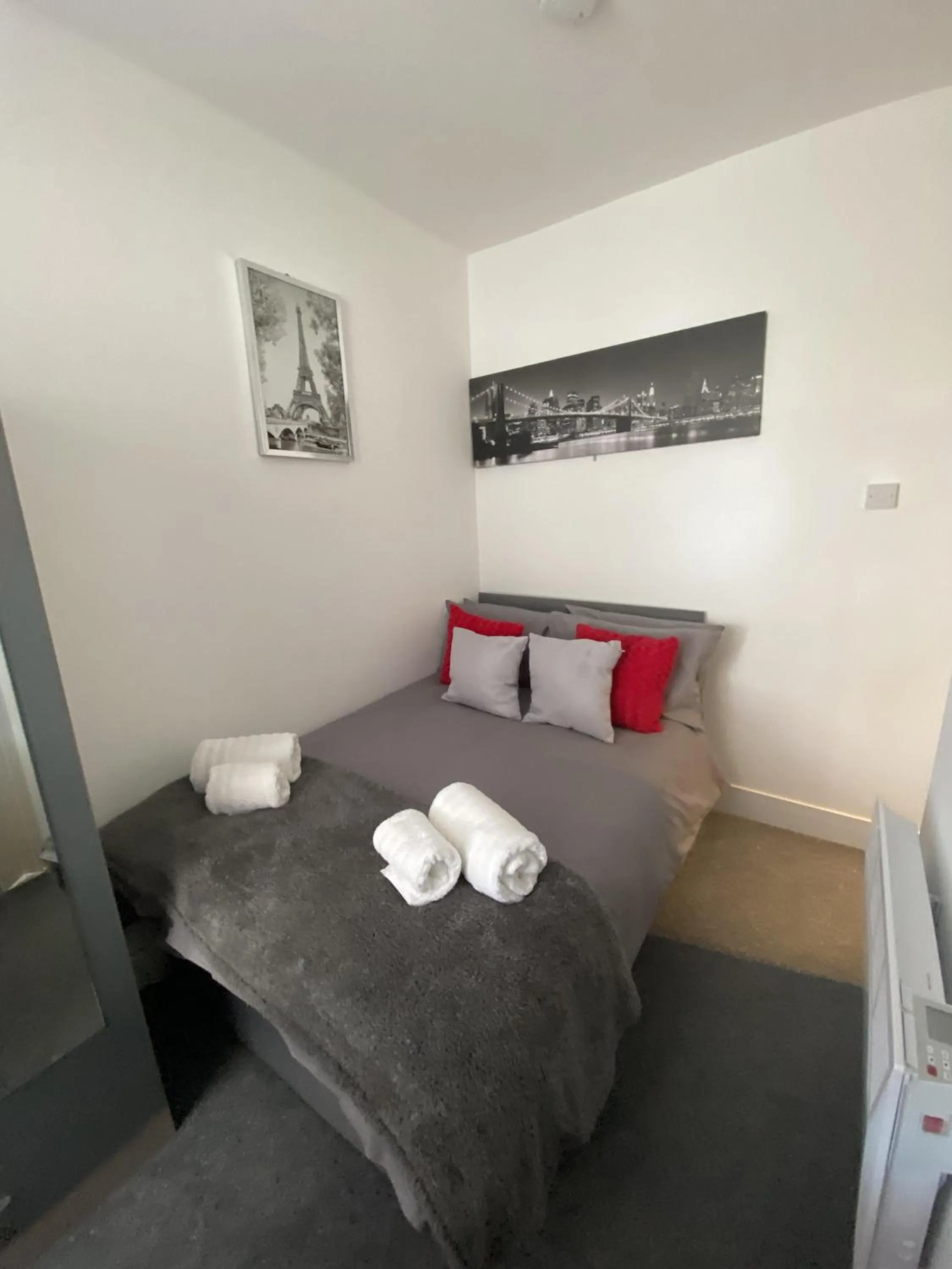 Bedroom, Bed in Blackpool Abode - 124 Elite Apartments