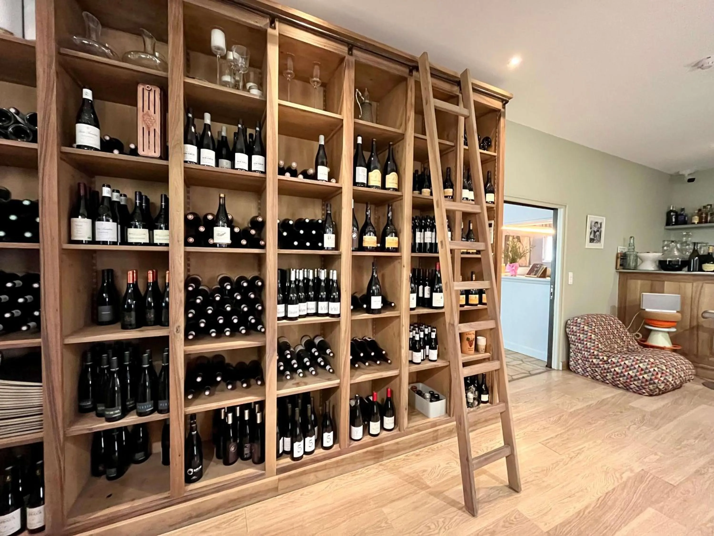 Alcoholic drinks in Logis Hôtel restaurant des Pins