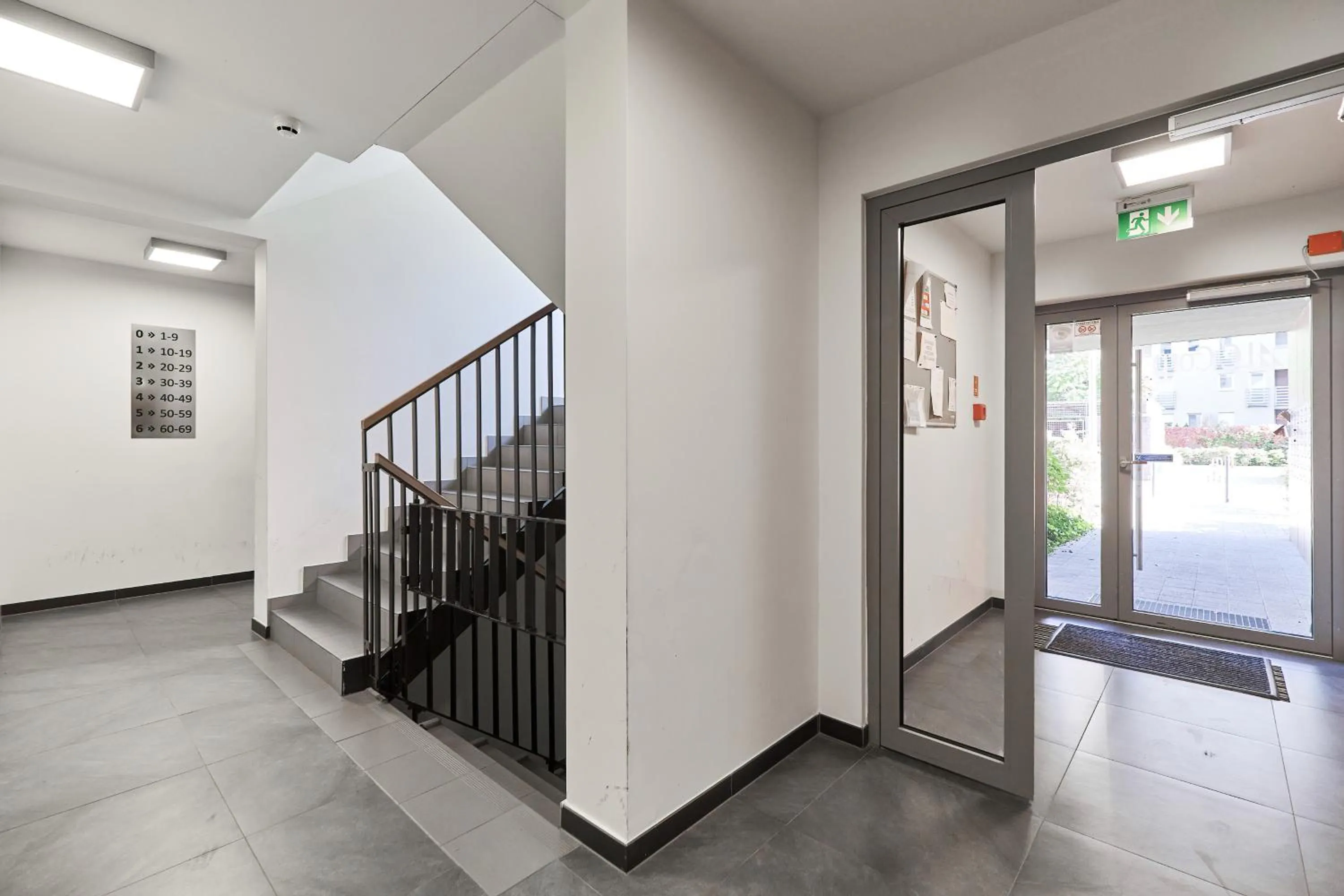 Lobby or reception in Nowa Tęczowa Apartments Promenada Staromiejska by Noclegi Renters