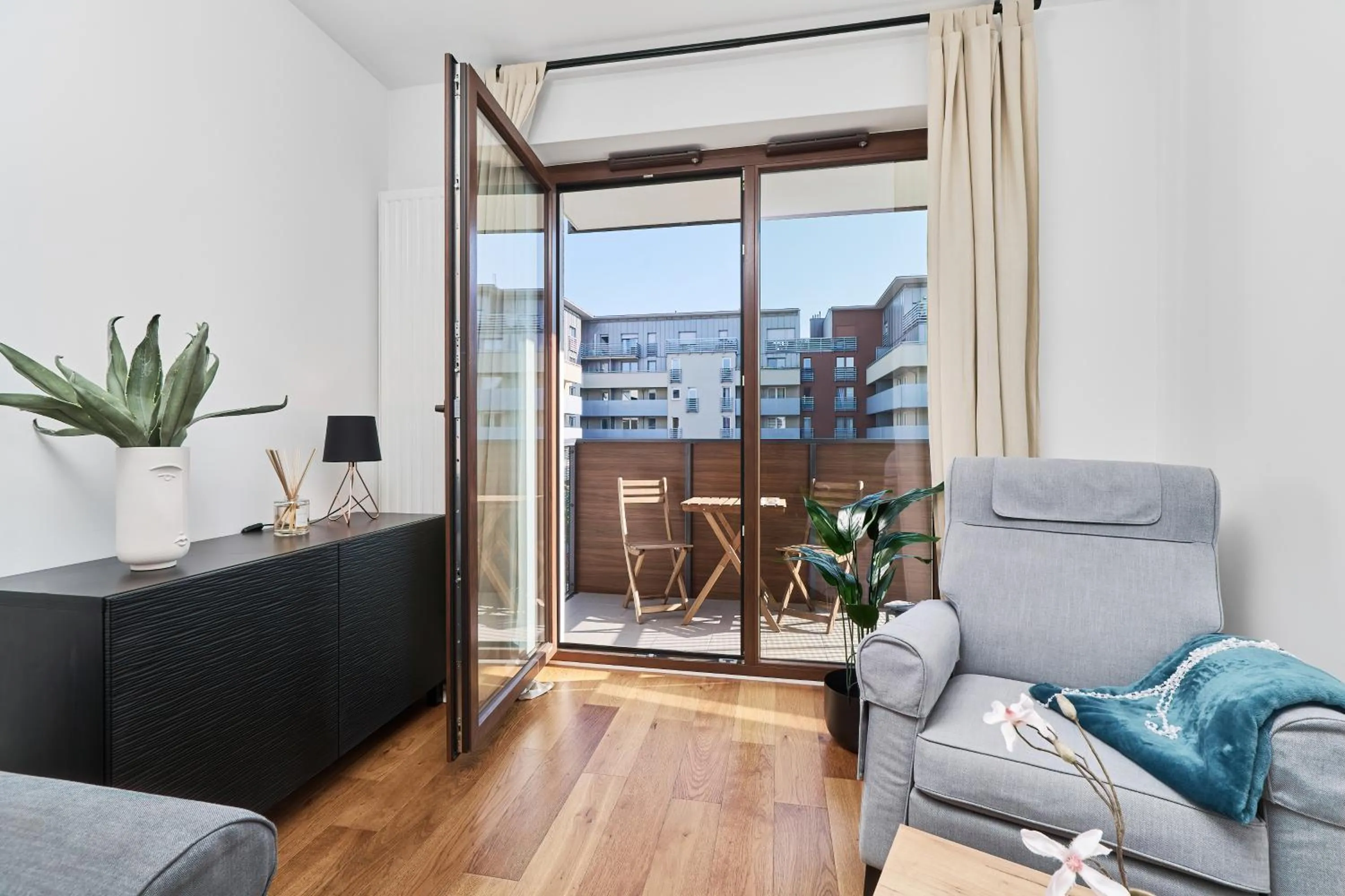 Balcony/Terrace in Nowa Tęczowa Apartments Promenada Staromiejska by Noclegi Renters