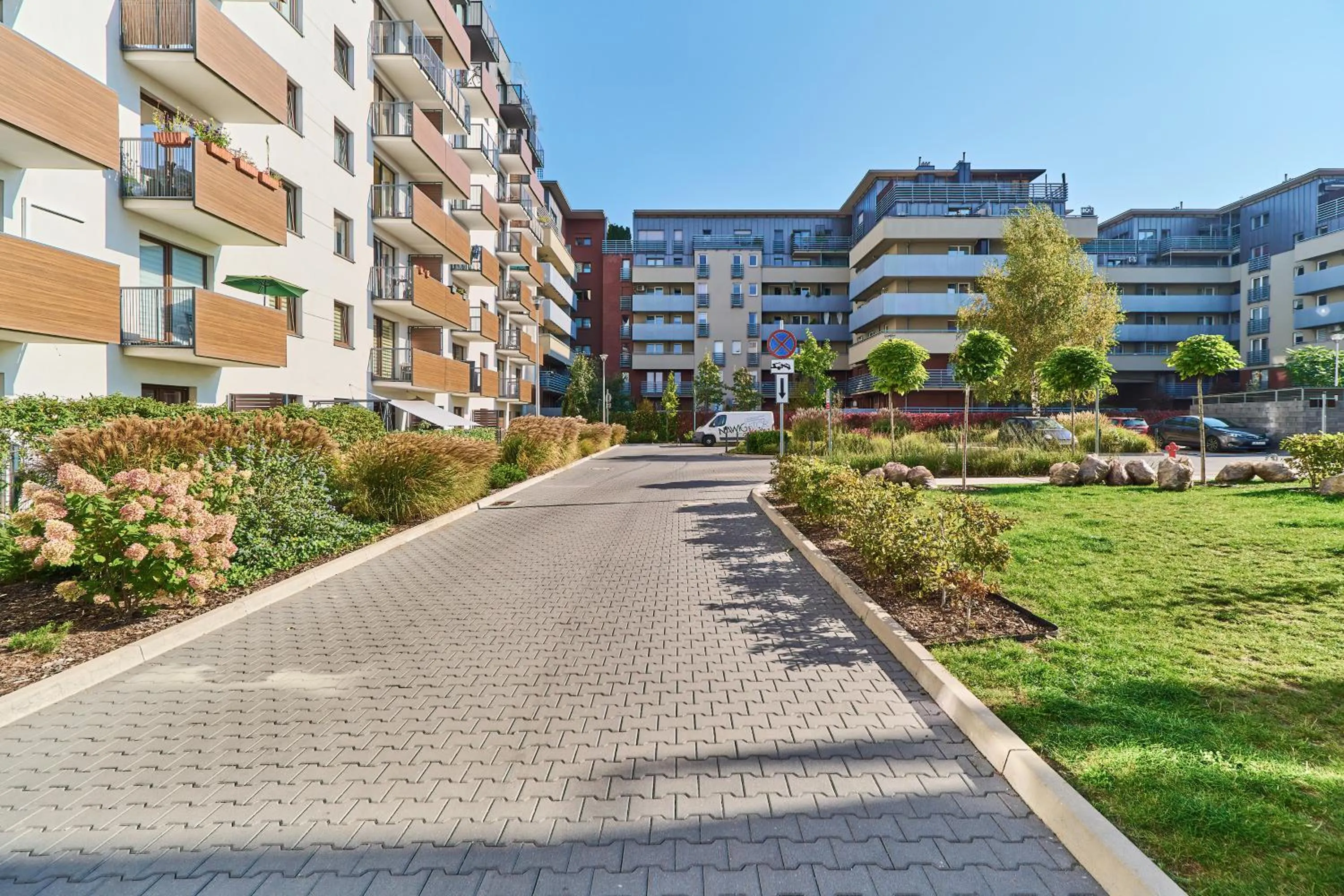 Property building in Nowa Tęczowa Apartments Promenada Staromiejska by Noclegi Renters