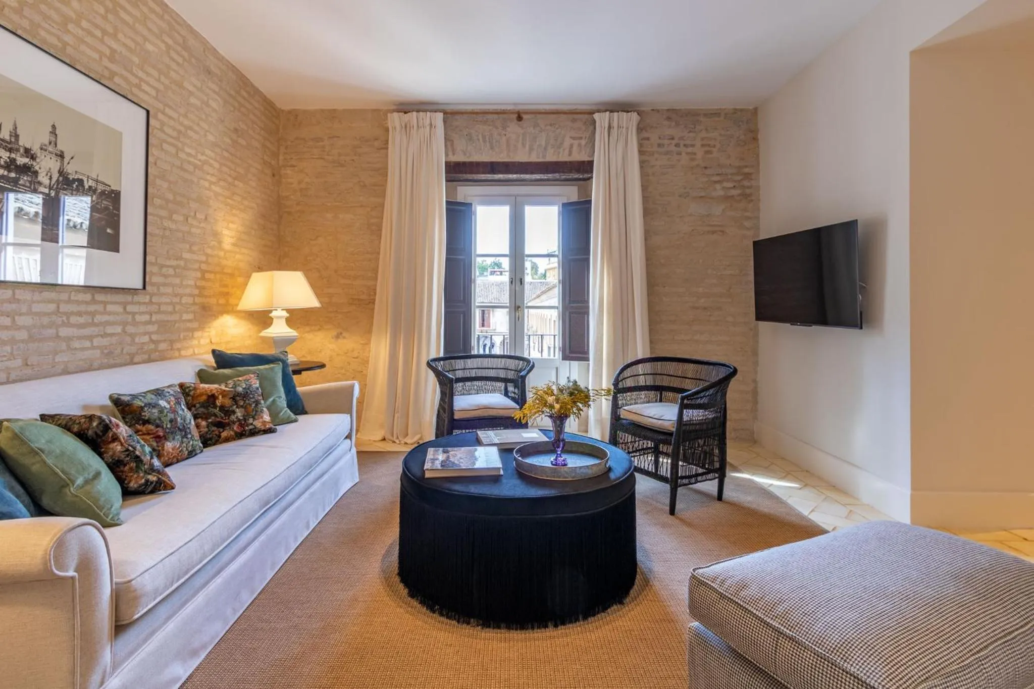 Bed in Casa de la Moneda Residences Sevilla