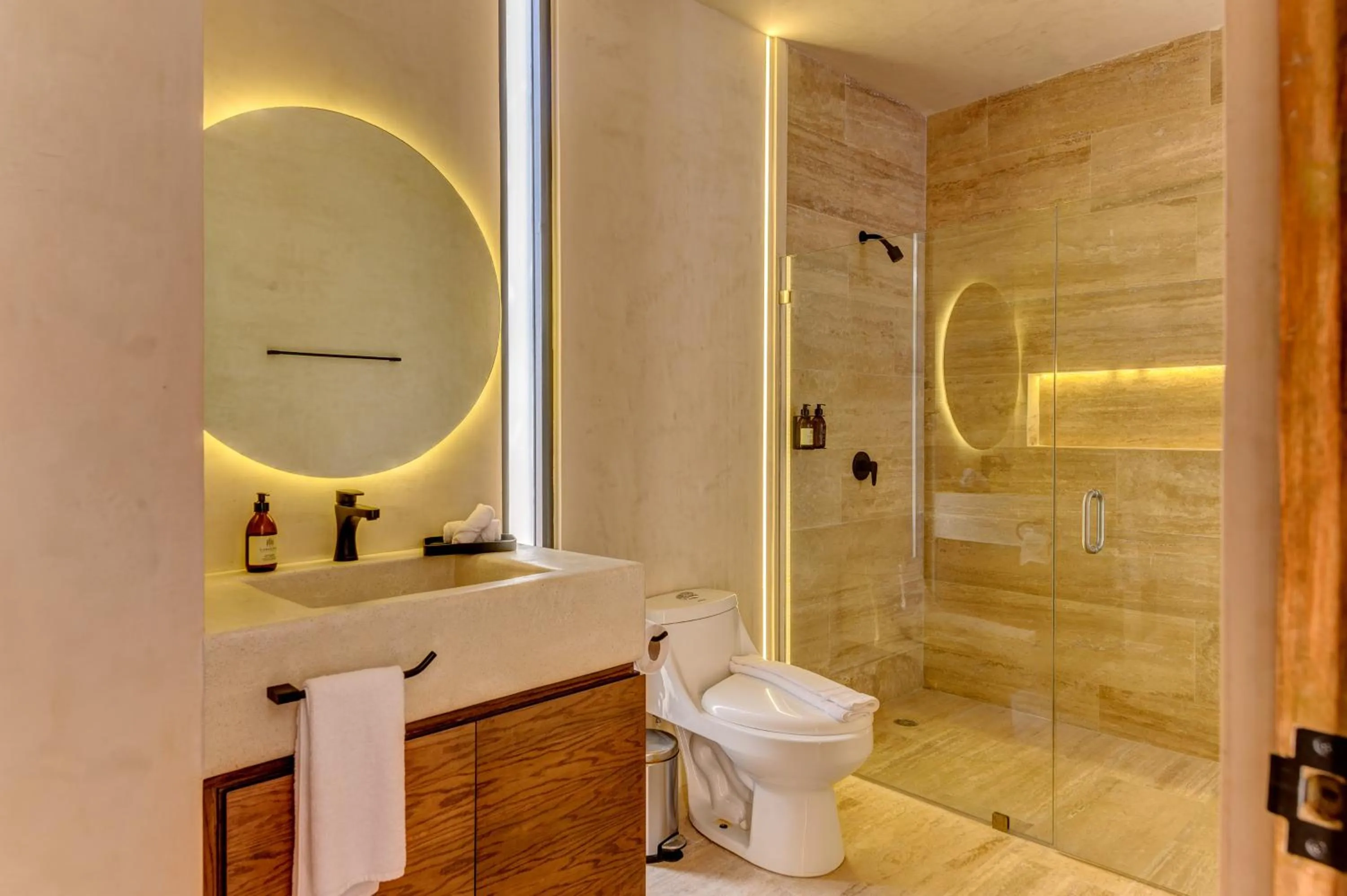 Shower in Eterna Tulum