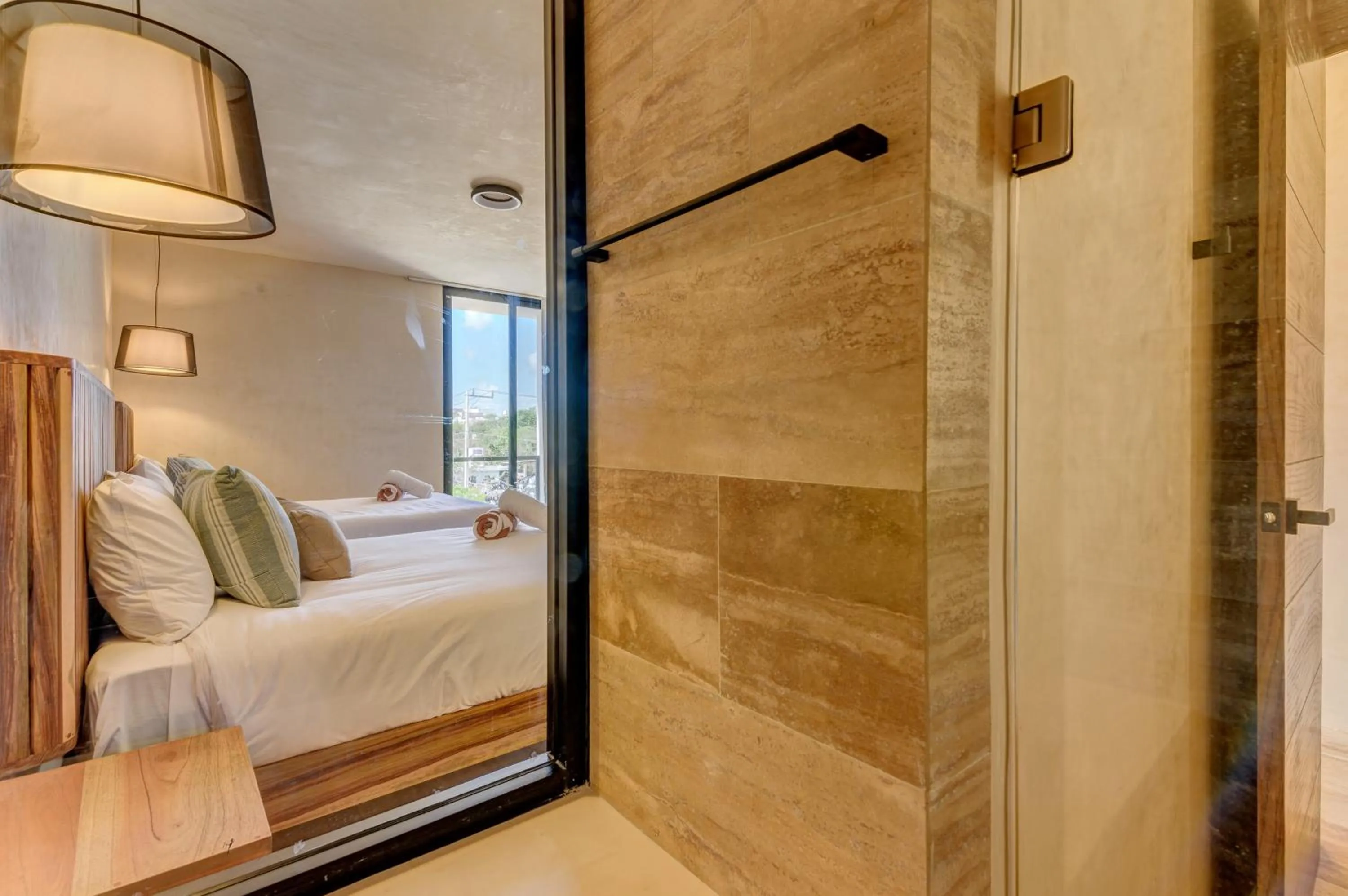 Shower, Bed in Eterna Tulum