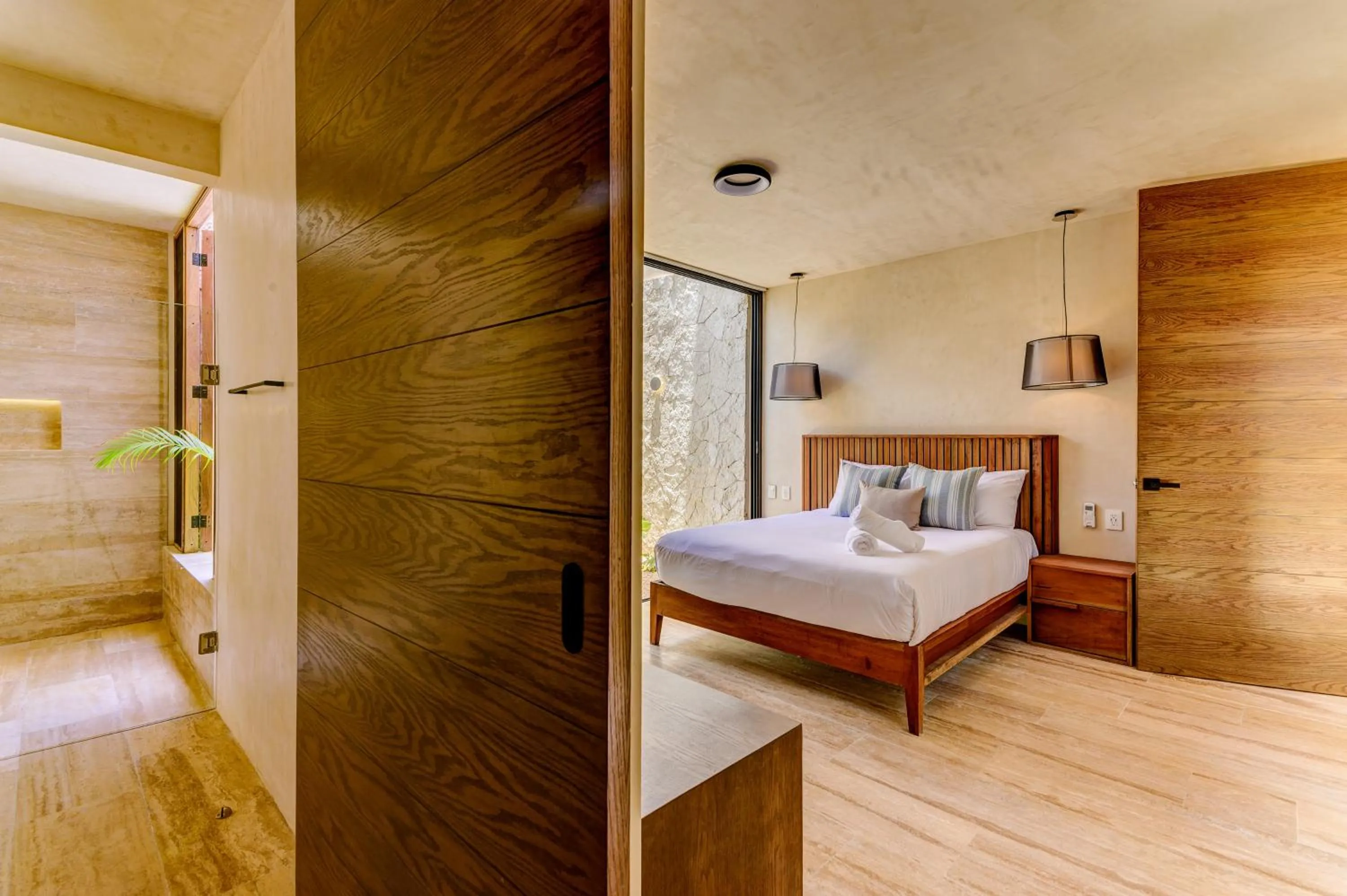 Shower, Bed in Eterna Tulum