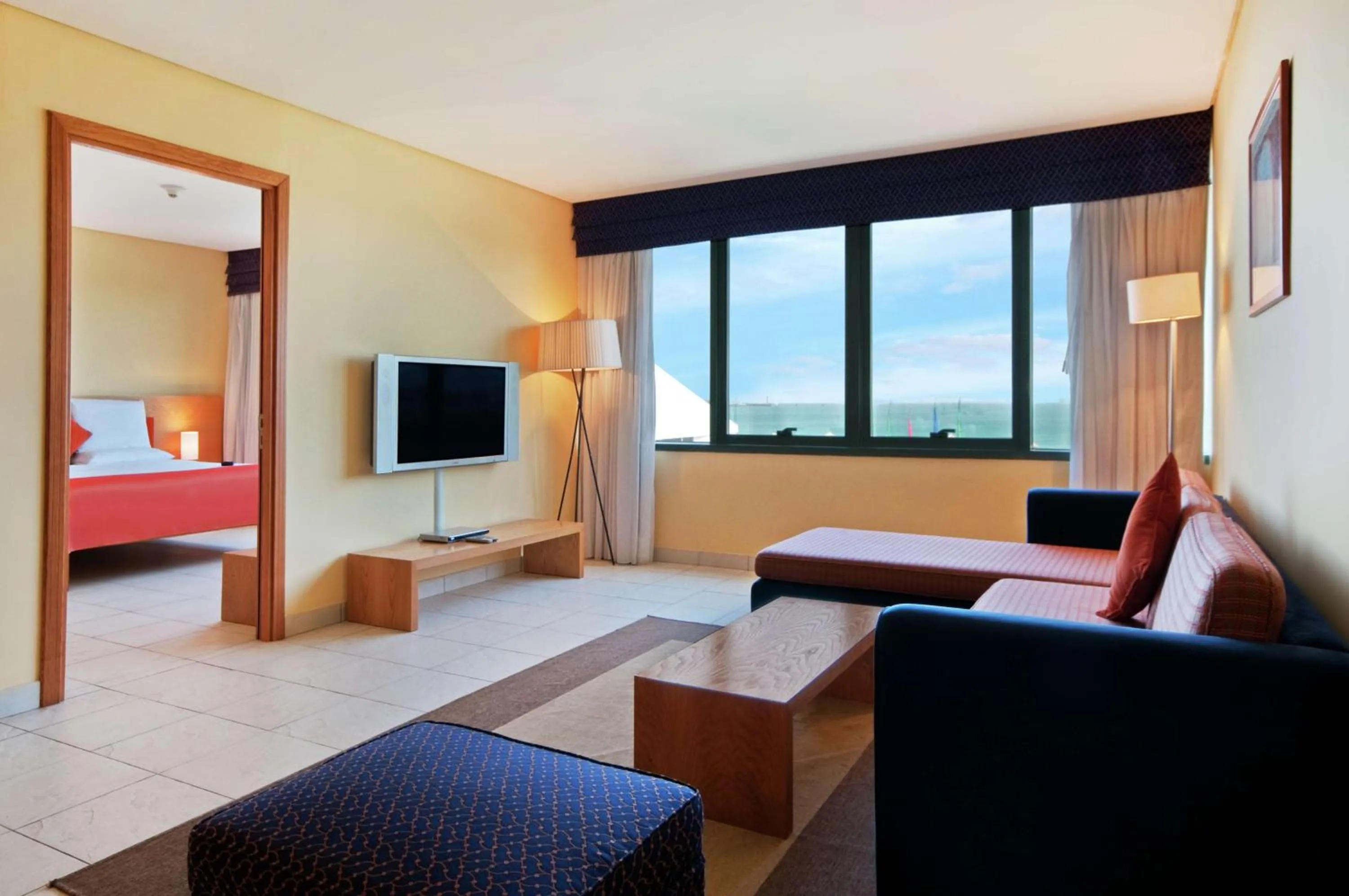 Living room, Bed in Hilton Kuwait Resort