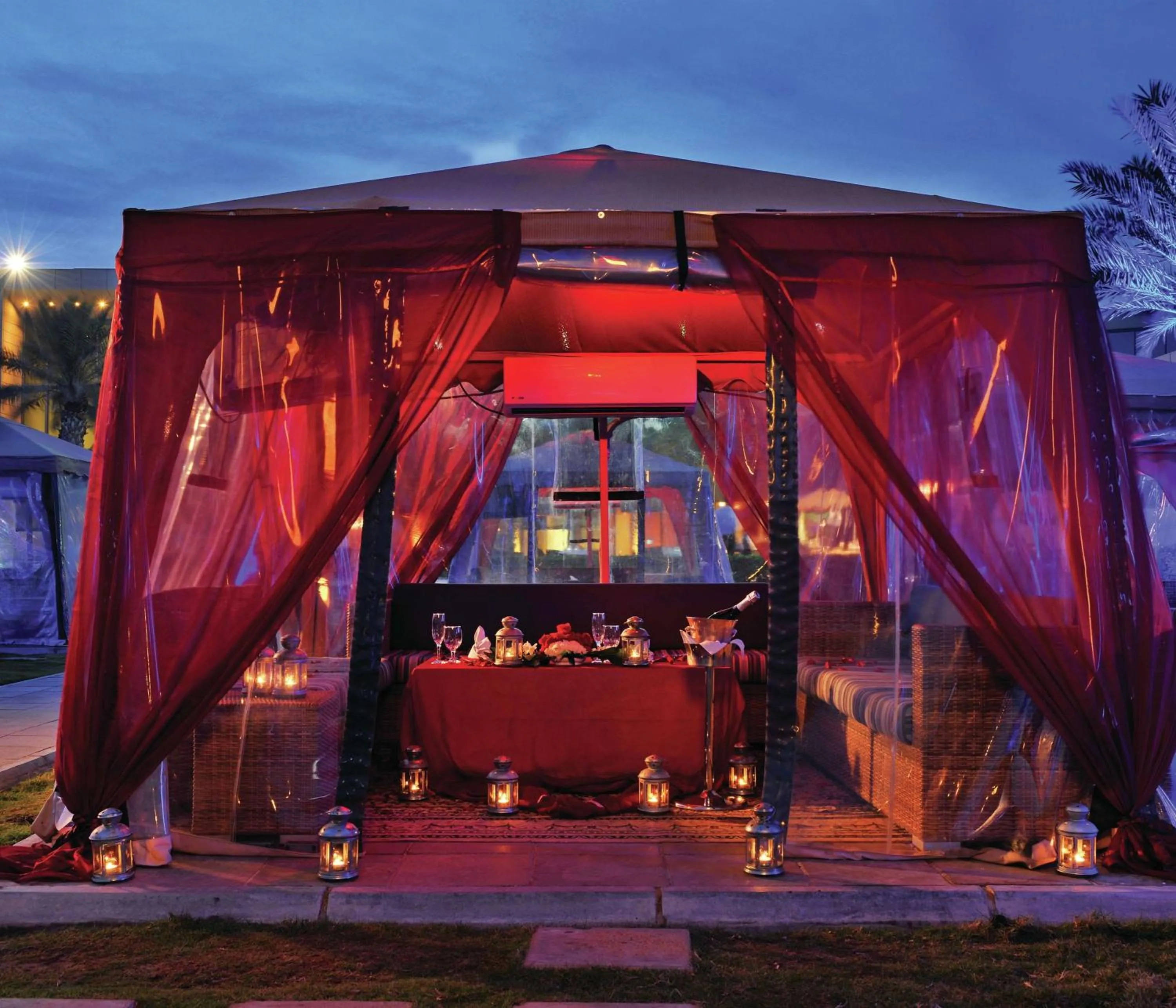 Restaurant/places to eat in Hilton Kuwait Resort