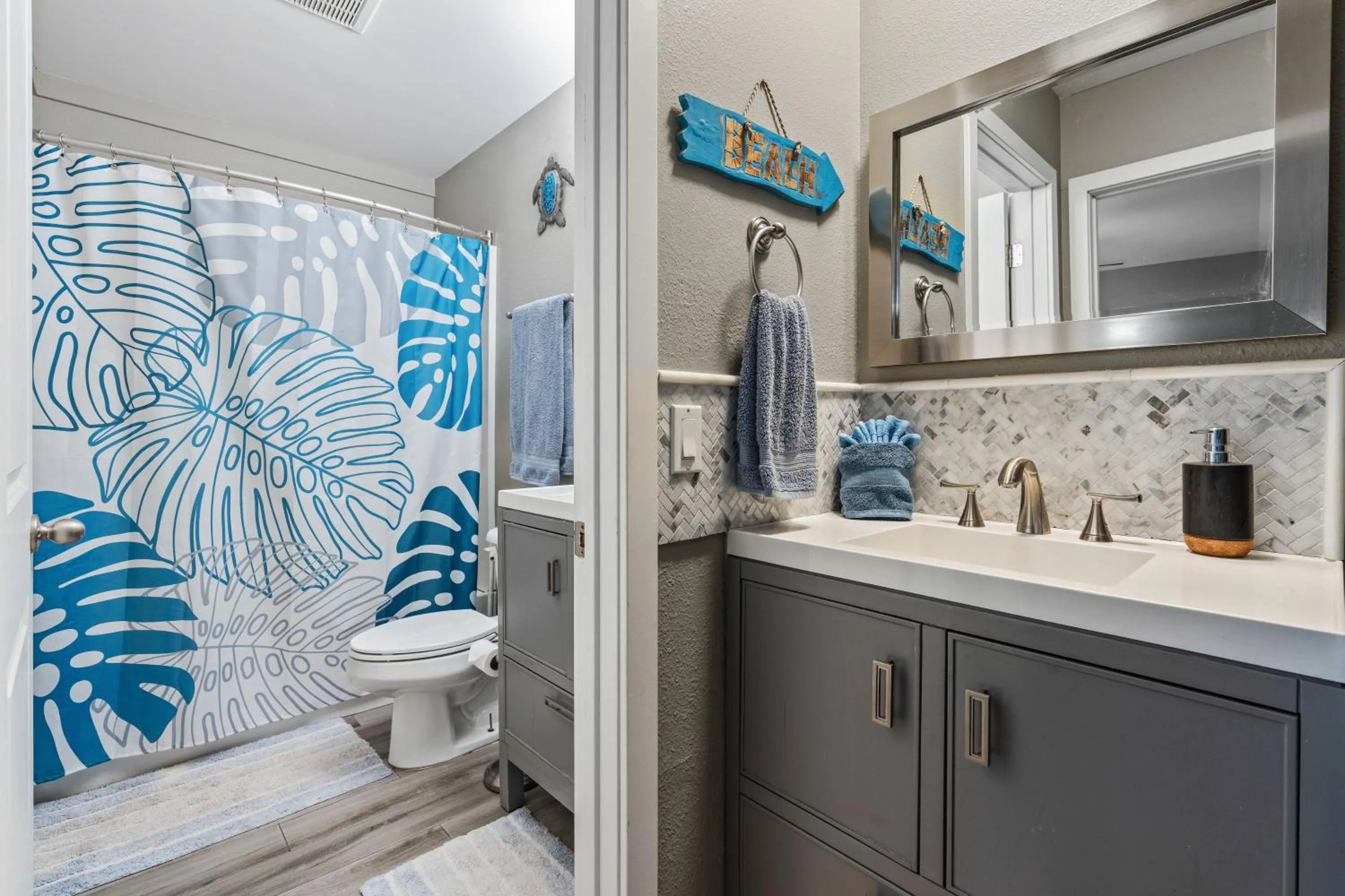 Shower in Maui Beach Retreat