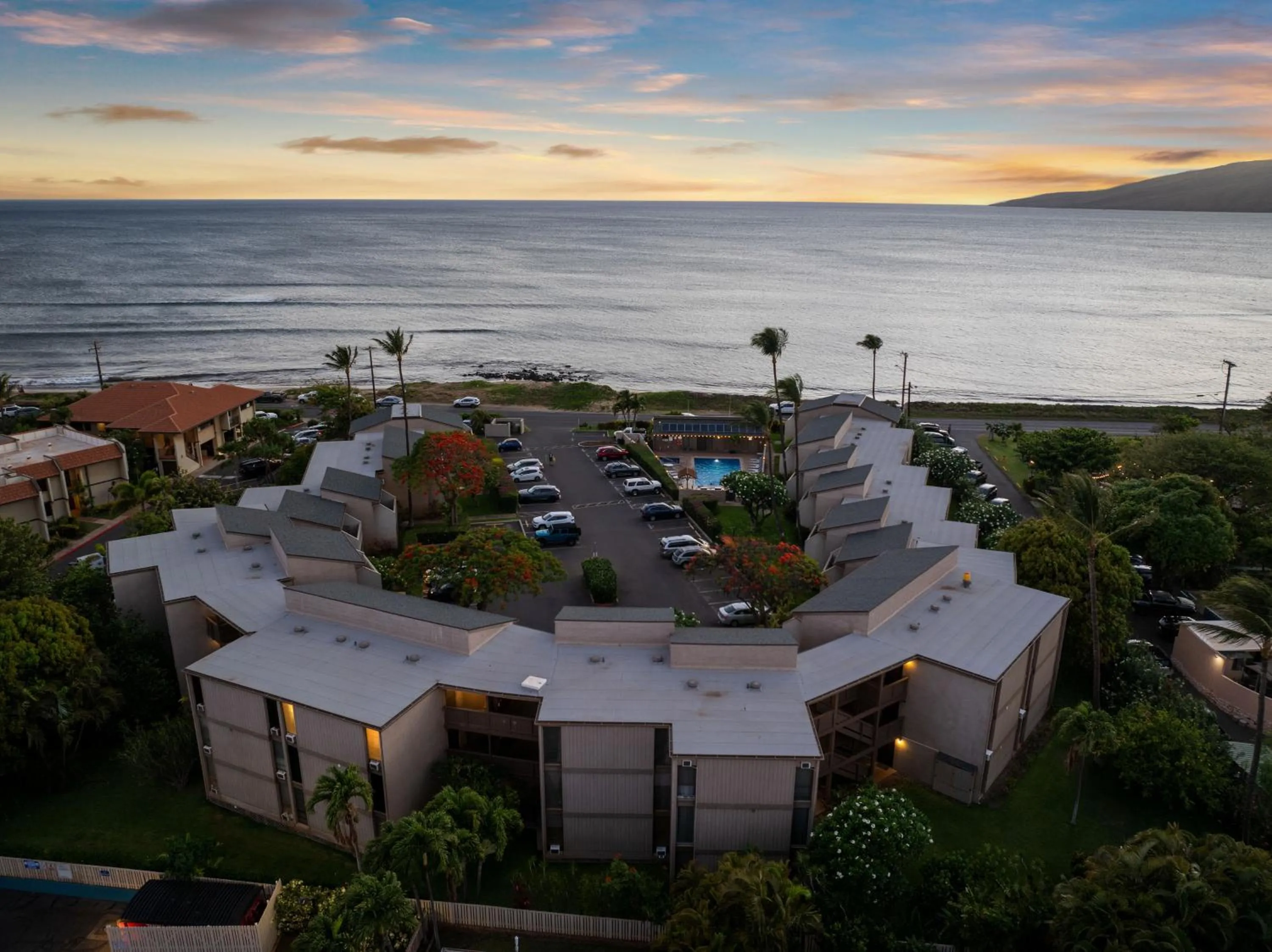 Property building in Maui Beach Retreat